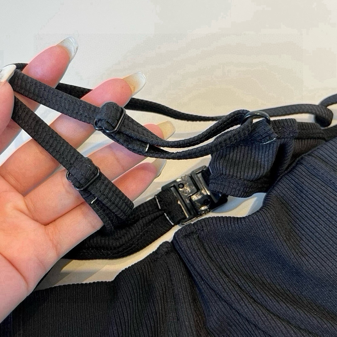 。
MiuMiu缪缪官方新款泳衣比基尼👙，高端定制，S M L XL