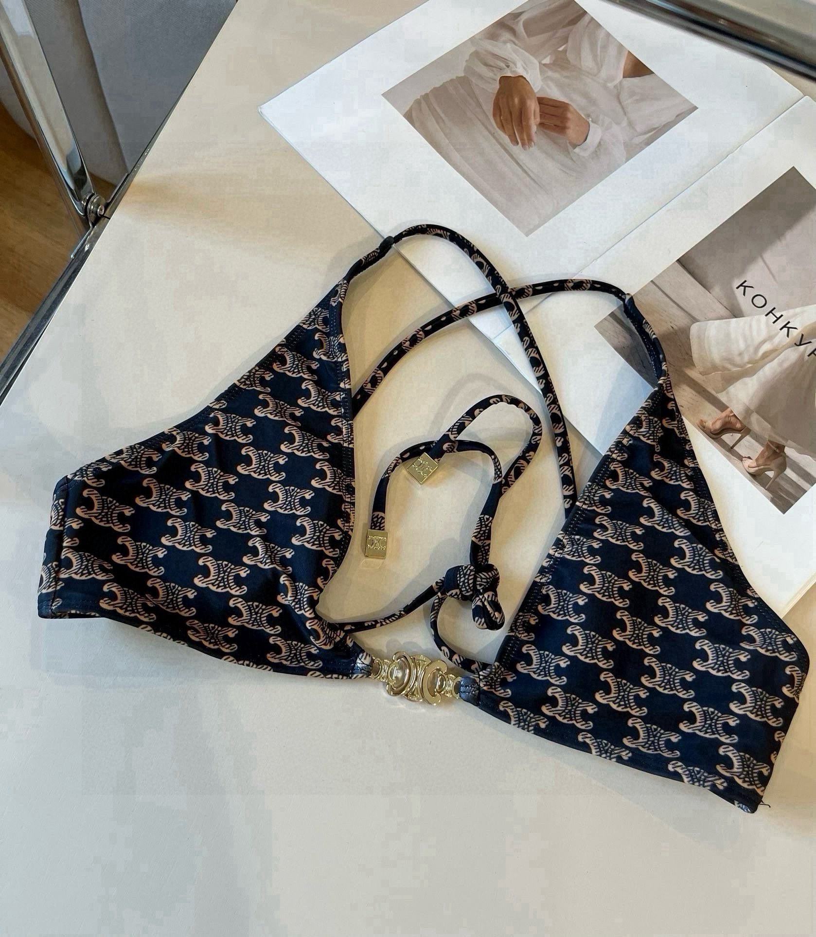 。
赛琳新款比基尼😍🥰适合多种场景的游泳衣🏊‍♀️海边 游泳池 温泉 水上乐园 漂流都可以😌内搭也完全可