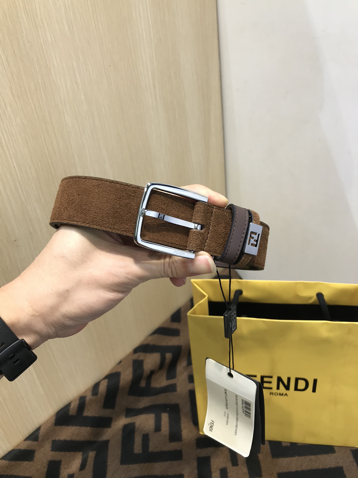 💯💯配送专柜包装 打孔针 新款 FD 宽35MM  F标志造型 支持NFC 字母针扣 搭配标志性，进口反