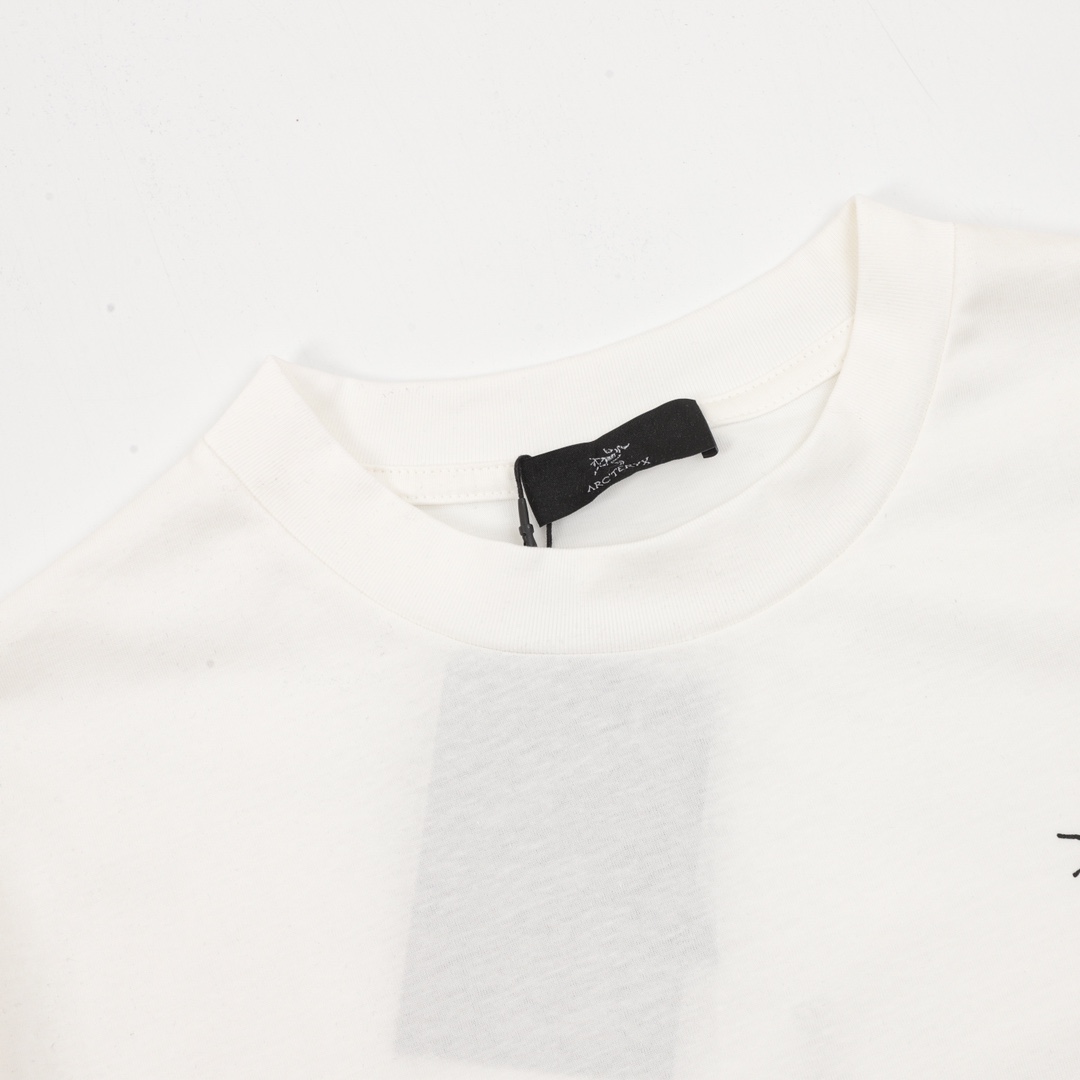 💰80
ARC‘ TERYX/始祖鸟 前后徽标印花短袖T恤
size:S-XL
