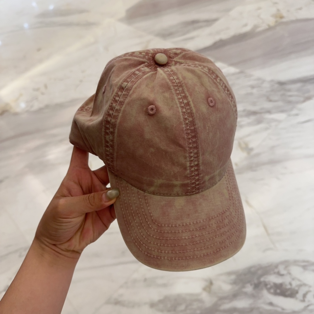 

YSL圣罗兰 字母刺绣棒球帽|韩系风
一款简单休闲风的棒球帽
是牛仔的款式 减龄百搭 适配度很高！
