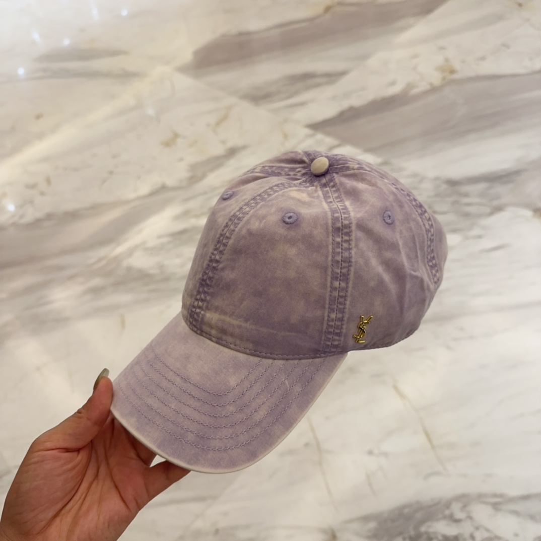 

YSL圣罗兰 字母刺绣棒球帽|韩系风
一款简单休闲风的棒球帽
是牛仔的款式 减龄百搭 适配度很高！
