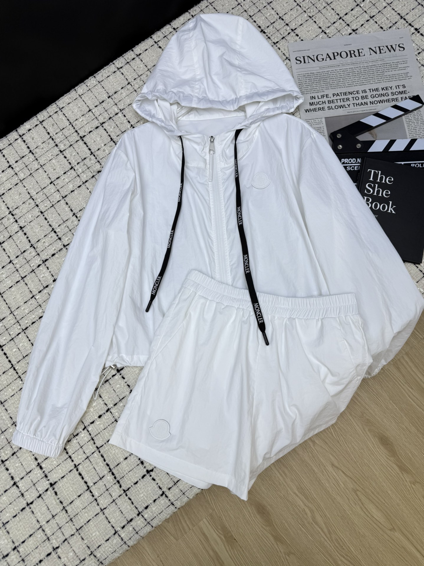 NO:421090,Sports and leisure 25ss Custom imported sun protection suits, essential sun protection for daily holidays, super high appearance, short hooded tops with elastic waist shorts, a set of top body is perfectly elongated, too tall, it is also very good to take photos, and you can also wear them separately, just like versatile, three-color SML, shorts, hats, alexander wang19860909运动休闲 25ss 定制进口防晒套装 日常出街度假防晒必备款 颜值超高 短款连帽上衣搭配松紧腰短裤 一套上身妥妥的拉长身材比例 太显高了 拍照也是很出片 还可以分开穿 一样百搭 三色SML,,shorts,hats,alexander wang,Women's clothing