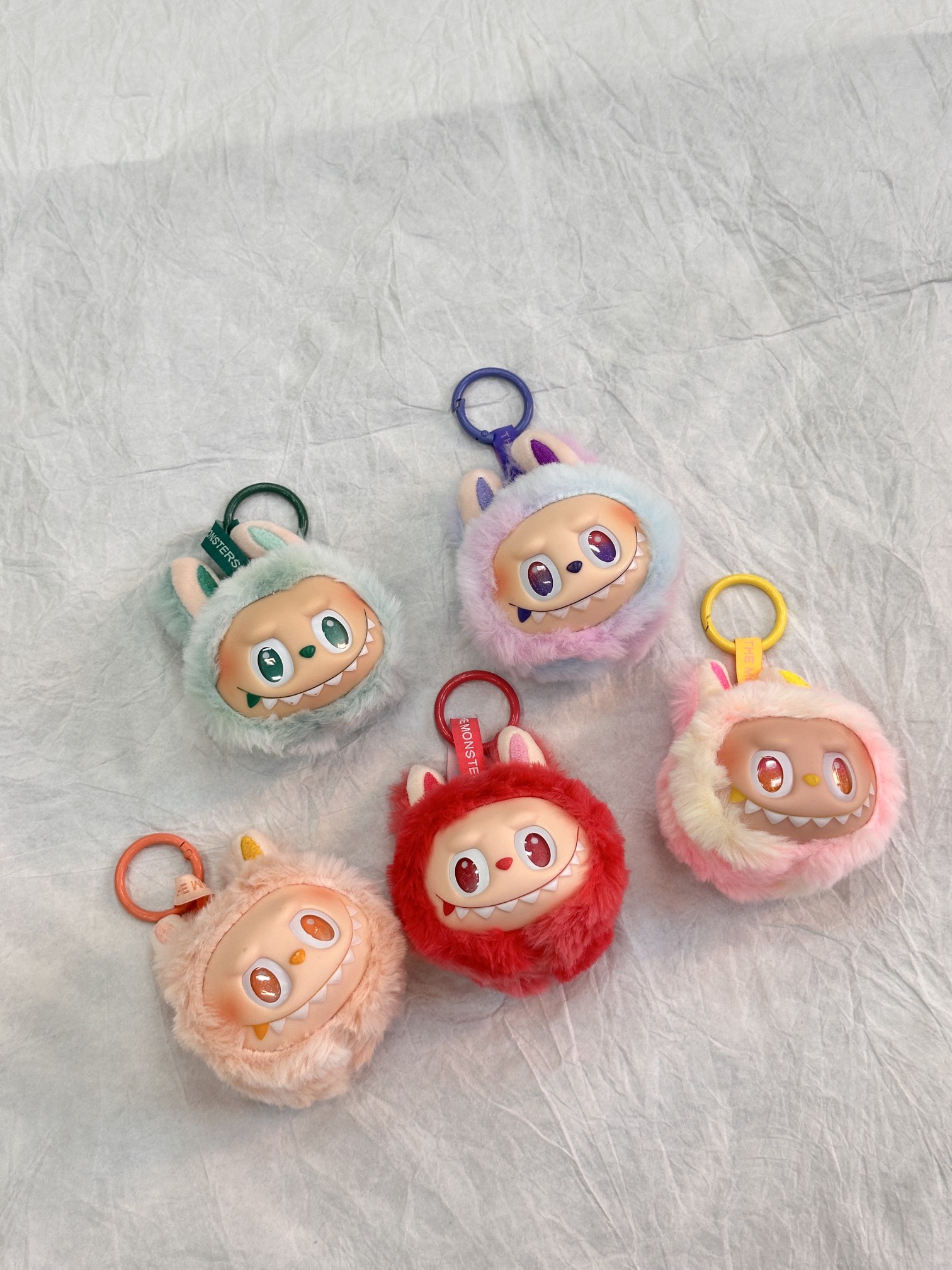 NO:617091,Dear children, please listen!  !  Don't hesitate!  !  You won’t lose money if you invest in this Labubu pendant. I don’t allow anyone to miss the joy of being hit by cuteness every day!  !  ,19860909宝子们听劝！！别犹豫！！ 这只拉布布挂饰入股不亏 每天被可爱暴击的快乐,我不允许有人错过！！,,accessory