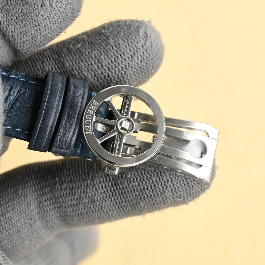 “100CF Crocodile Skin Wristwatch: New Product Launch with Original Design and High-Quality Features” - 图片 8