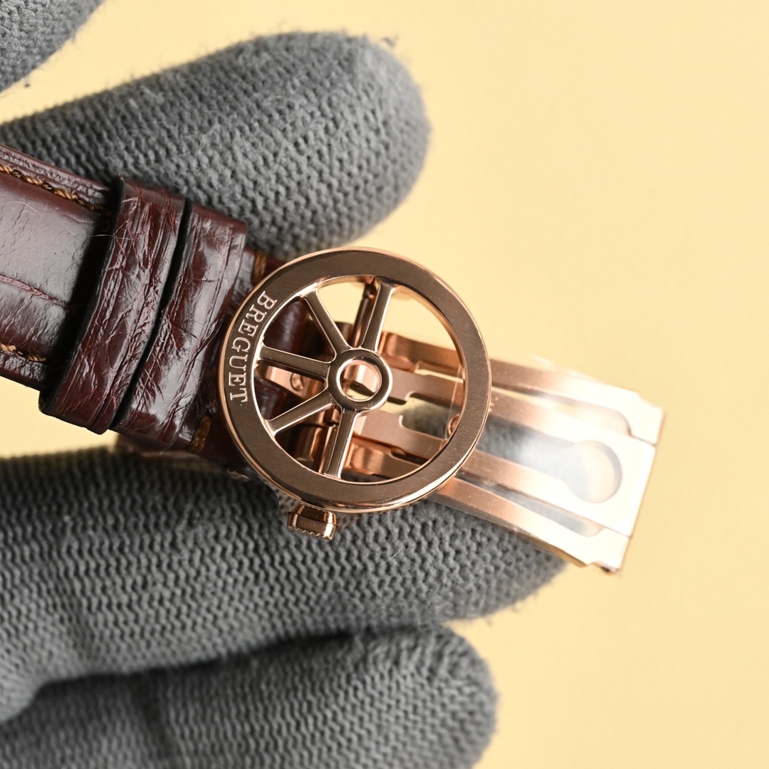 “100CF Crocodile Skin Wristwatch: Luxury Design with Original Features and Affordable Price” - 图片 8