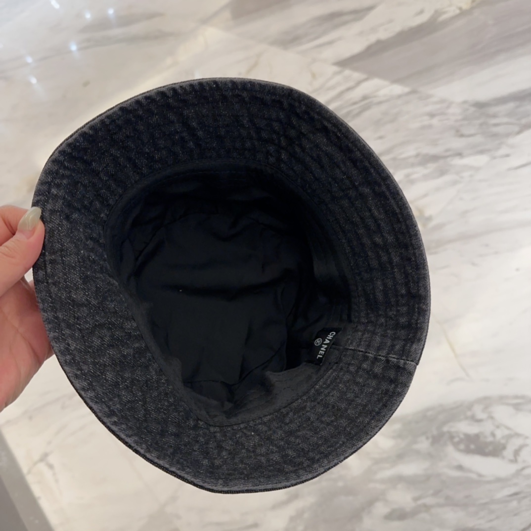 Chanel 中古渔夫帽 百搭款 帽型质感做的都非常🉑️  中古风永远不过时