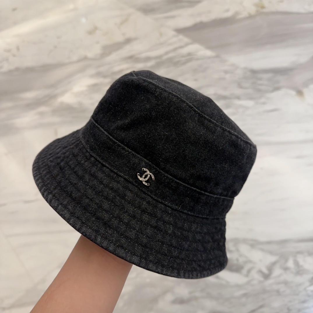 Chanel 中古渔夫帽 百搭款 帽型质感做的都非常🉑️  中古风永远不过时