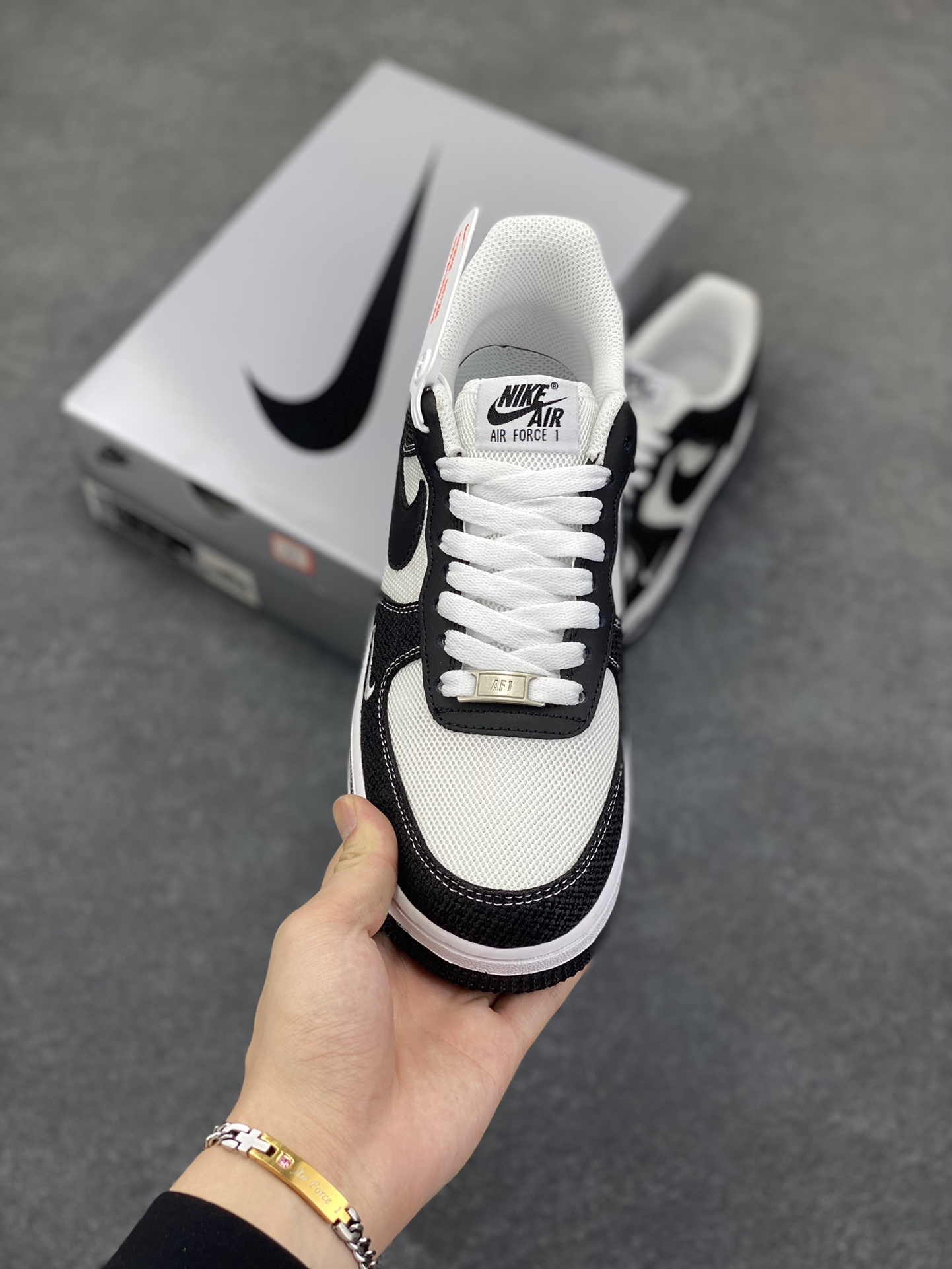 图片[2]-Nike Air Force 1 Low’07 牛仔布小勾 空军一号低帮休闲板鞋 定制皮料 原厂3D打印 定制鞋盒 原楦原纸板 纯正空军版型 内置全掌气垫 货号：ZH0316-091 尺码：36 36.5 37.5 38 38.5 39 40 40.5 41 42 42.5 43 44 44.5 45-选品中心
