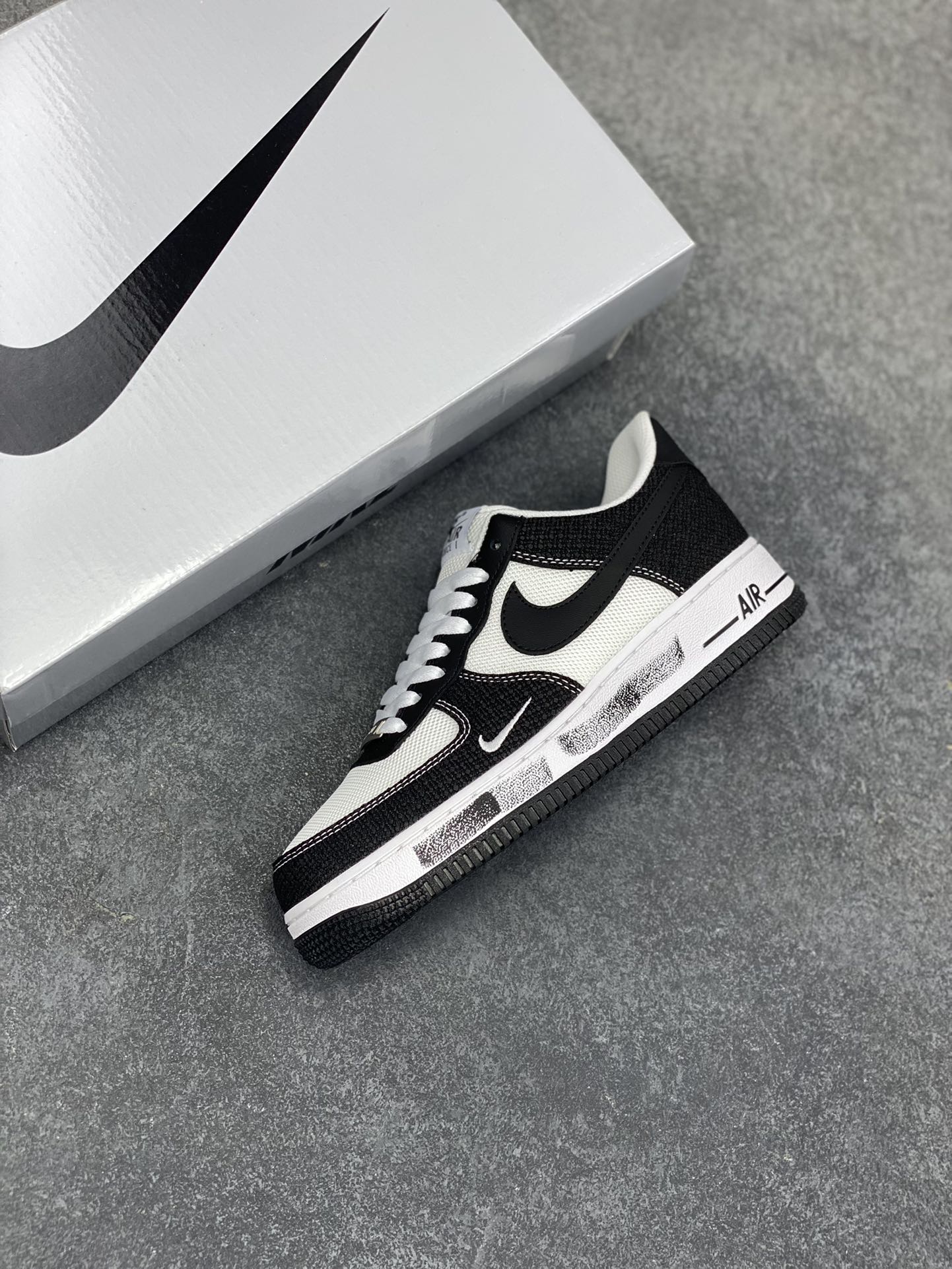 图片[7]-Nike Air Force 1 Low’07 牛仔布小勾 空军一号低帮休闲板鞋 定制皮料 原厂3D打印 定制鞋盒 原楦原纸板 纯正空军版型 内置全掌气垫 货号：ZH0316-091 尺码：36 36.5 37.5 38 38.5 39 40 40.5 41 42 42.5 43 44 44.5 45-选品中心