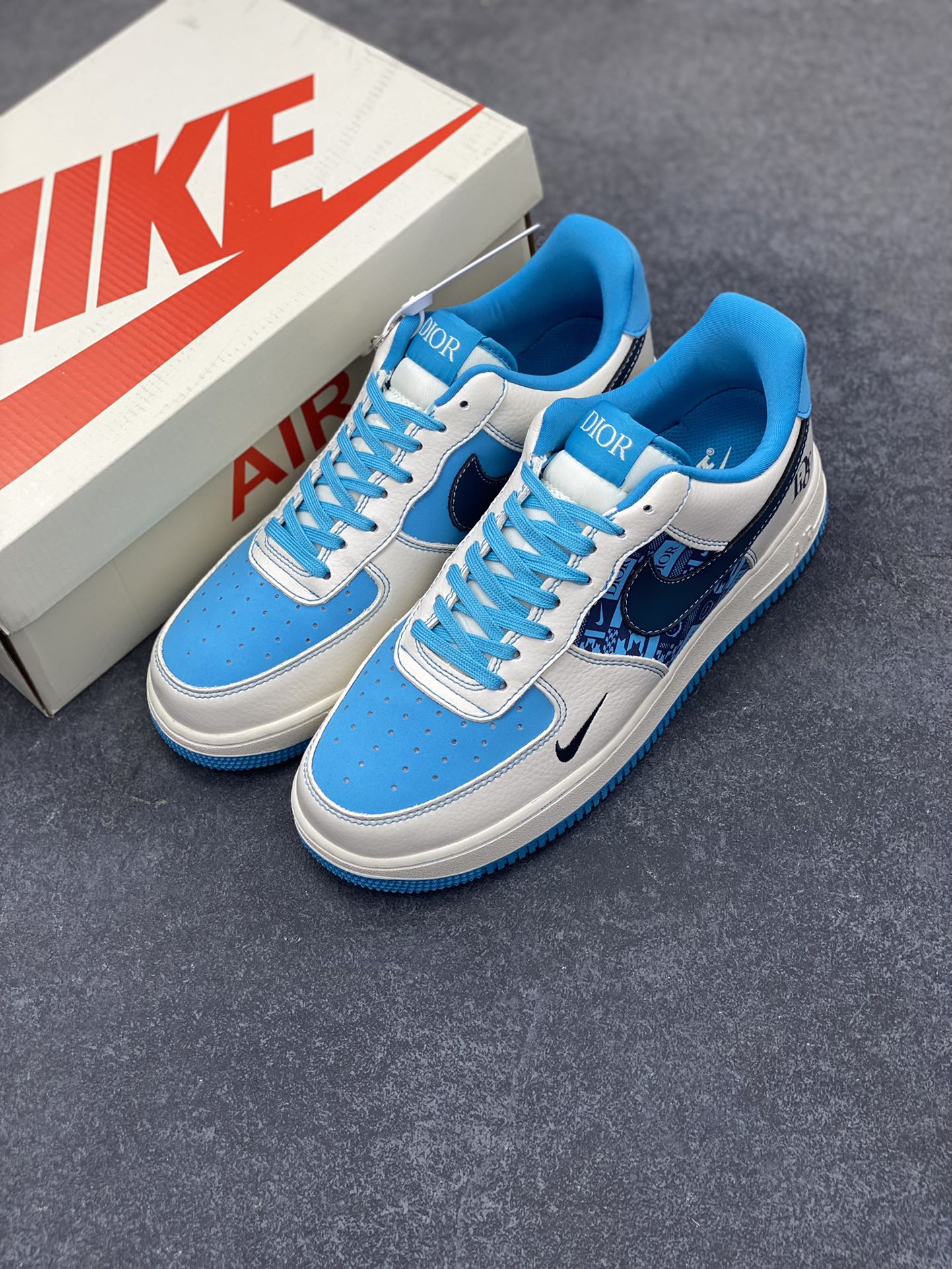 图片[8]-NIke Air Force 1 \’07 Low “迪奥联名——石蕊蓝”空军一号 低帮 运动鞋 休闲鞋 折边针车 工艺难度大 原楦头原纸板 原装鞋盒 定制五金配件 内置全掌气垫 原厂鞋底 货号：KK1988-088 尺码：36 36.5 37.5 38 38.5 39 40 40.5 41 42 42.5 43 44 44.5 45-选品中心