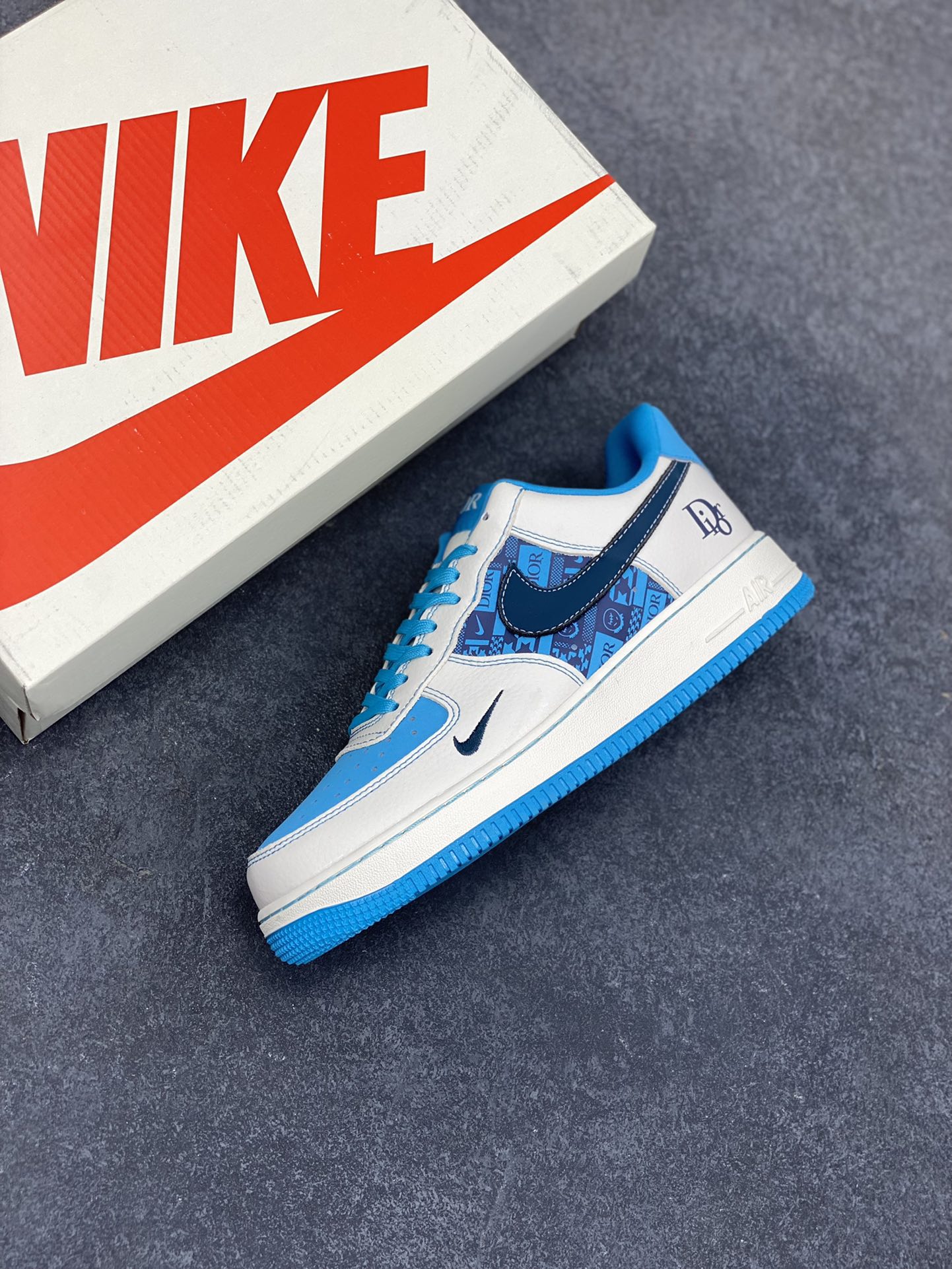 图片[7]-NIke Air Force 1 \’07 Low “迪奥联名——石蕊蓝”空军一号 低帮 运动鞋 休闲鞋 折边针车 工艺难度大 原楦头原纸板 原装鞋盒 定制五金配件 内置全掌气垫 原厂鞋底 货号：KK1988-088 尺码：36 36.5 37.5 38 38.5 39 40 40.5 41 42 42.5 43 44 44.5 45-选品中心