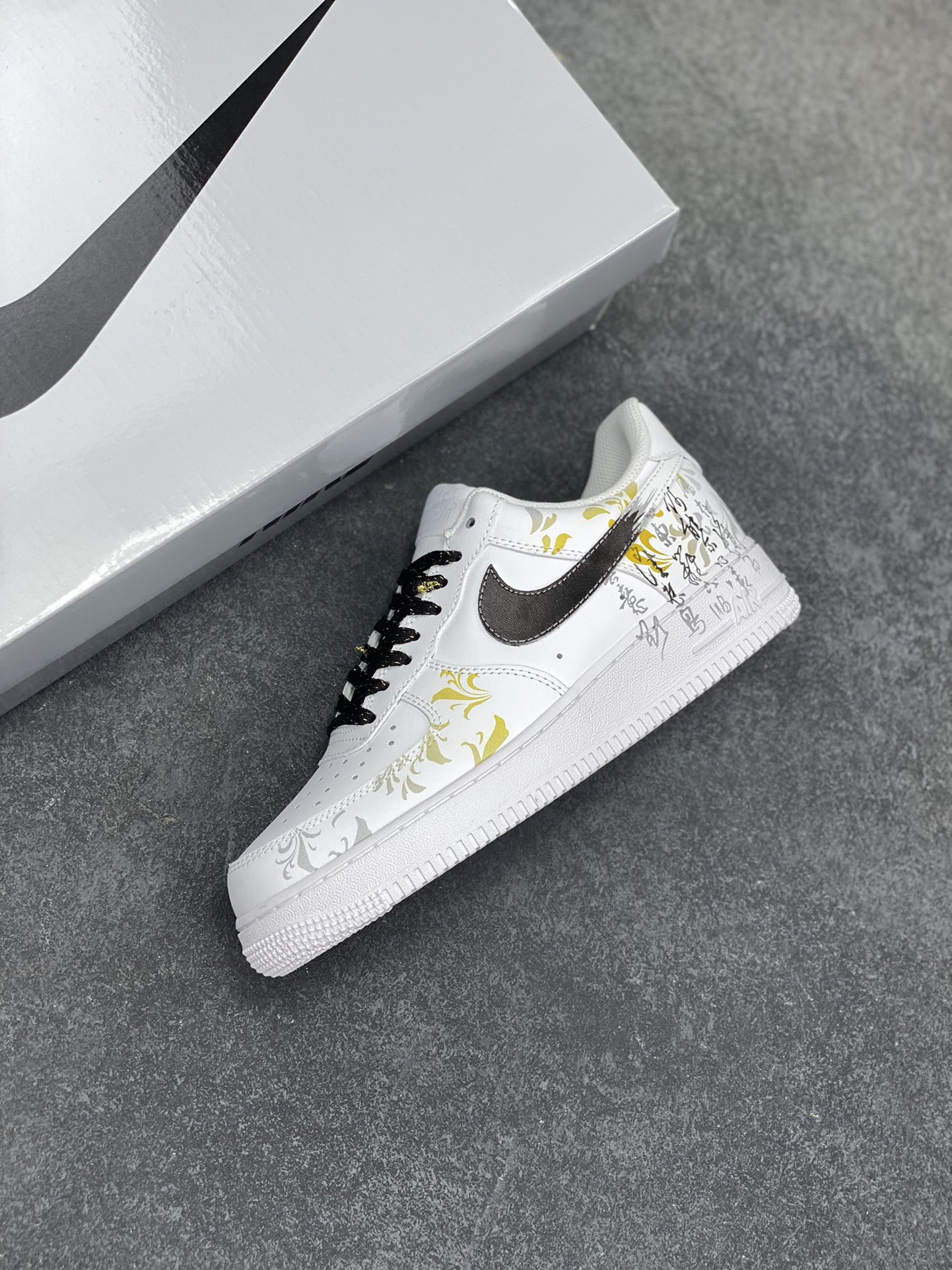 图片[7]-Nike Air Force 1 Low’07 东篱醉 中国风 渐变黄 华丽典雅 扇形挂件 空军一号低帮休闲板鞋 定制皮料 原厂3D打印 定制鞋盒 原楦原纸板 纯正空军版型 内置全掌气垫 货号：ZH0316-082 尺码：36 36.5 37.5 38 38.5 39 40 40.5 41 42 42.5 43 44 44.5 45-选品中心