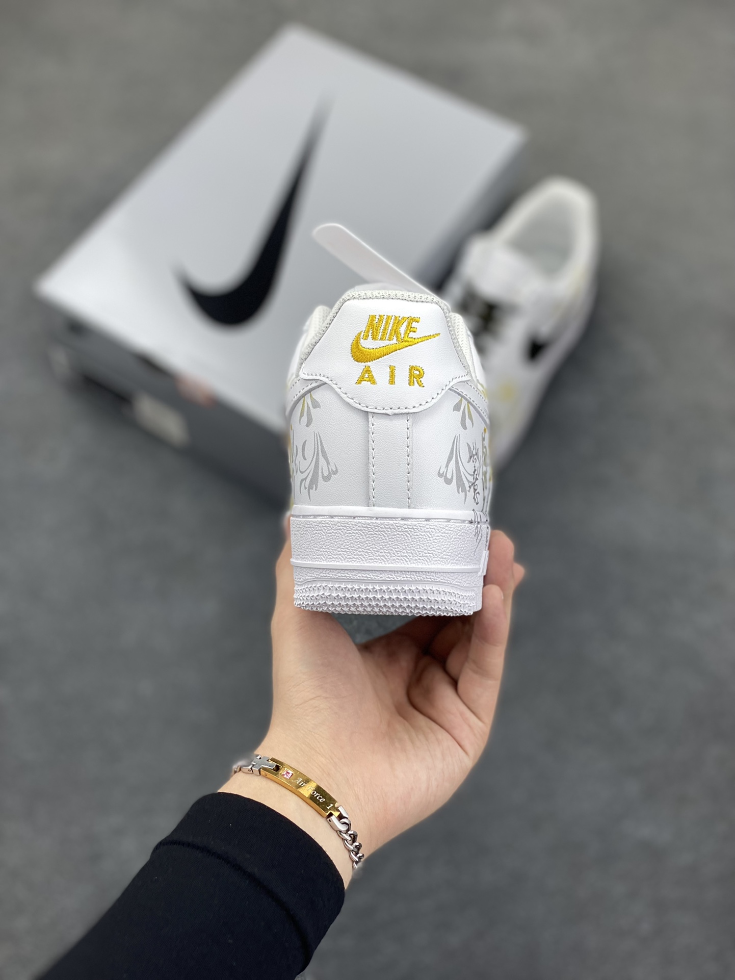 图片[4]-Nike Air Force 1 Low’07 东篱醉 中国风 渐变黄 华丽典雅 扇形挂件 空军一号低帮休闲板鞋 定制皮料 原厂3D打印 定制鞋盒 原楦原纸板 纯正空军版型 内置全掌气垫 货号：ZH0316-082 尺码：36 36.5 37.5 38 38.5 39 40 40.5 41 42 42.5 43 44 44.5 45-选品中心