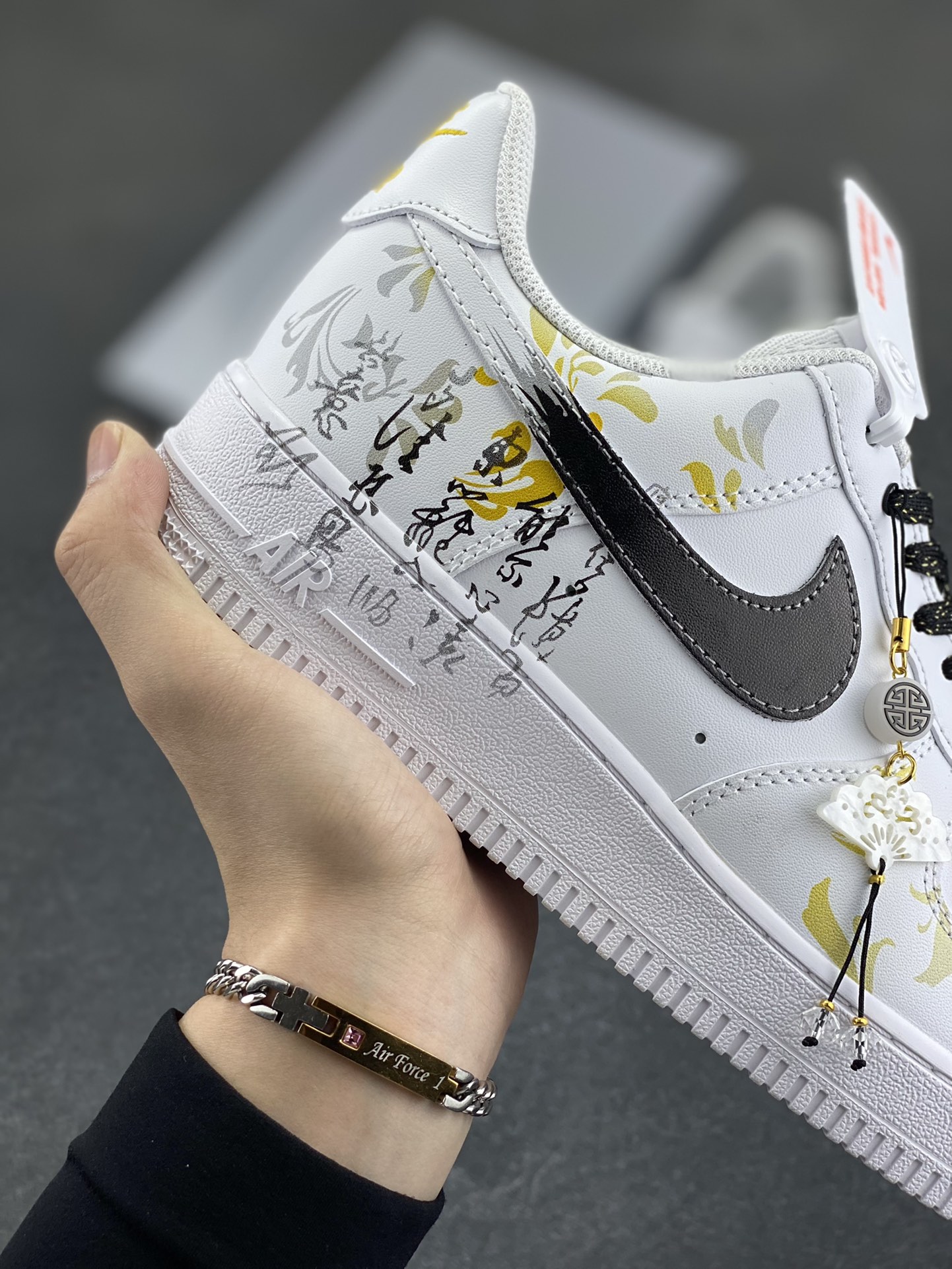 图片[6]-Nike Air Force 1 Low’07 东篱醉 中国风 渐变黄 华丽典雅 扇形挂件 空军一号低帮休闲板鞋 定制皮料 原厂3D打印 定制鞋盒 原楦原纸板 纯正空军版型 内置全掌气垫 货号：ZH0316-082 尺码：36 36.5 37.5 38 38.5 39 40 40.5 41 42 42.5 43 44 44.5 45-选品中心