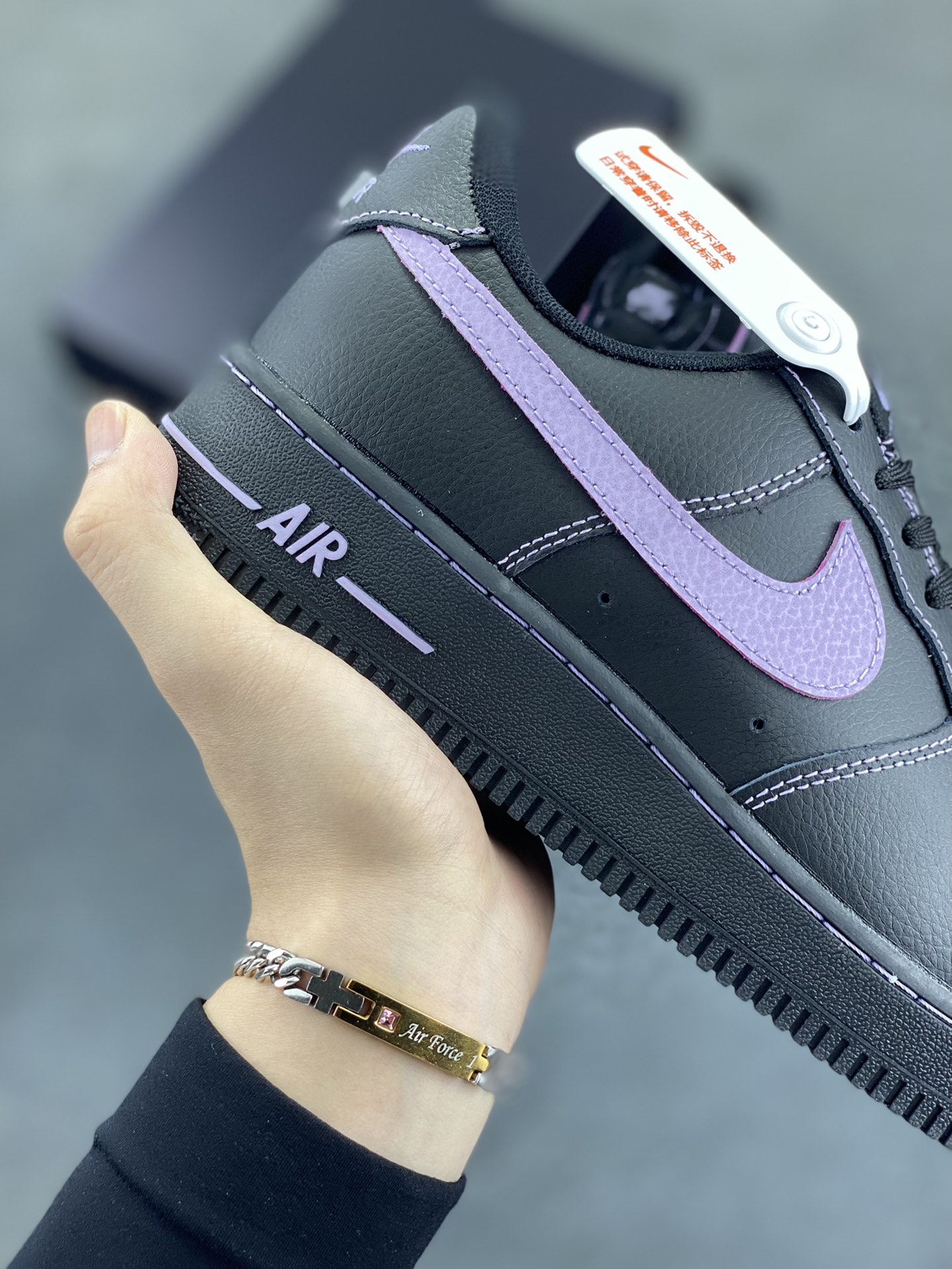 图片[6]-Nike Air Force 1 Low 黑紫 原楦头原纸板 打造纯正空军版型 专注外贸渠道 全掌内置蜂窝气垫 原盒配件 原厂中底钢印、拉帮完美 货号：HQ2037-001 尺码：36 36.5 37.5 38 38.5 39 40 40.5 41 42 42.5 43 44 44.5 45-选品中心