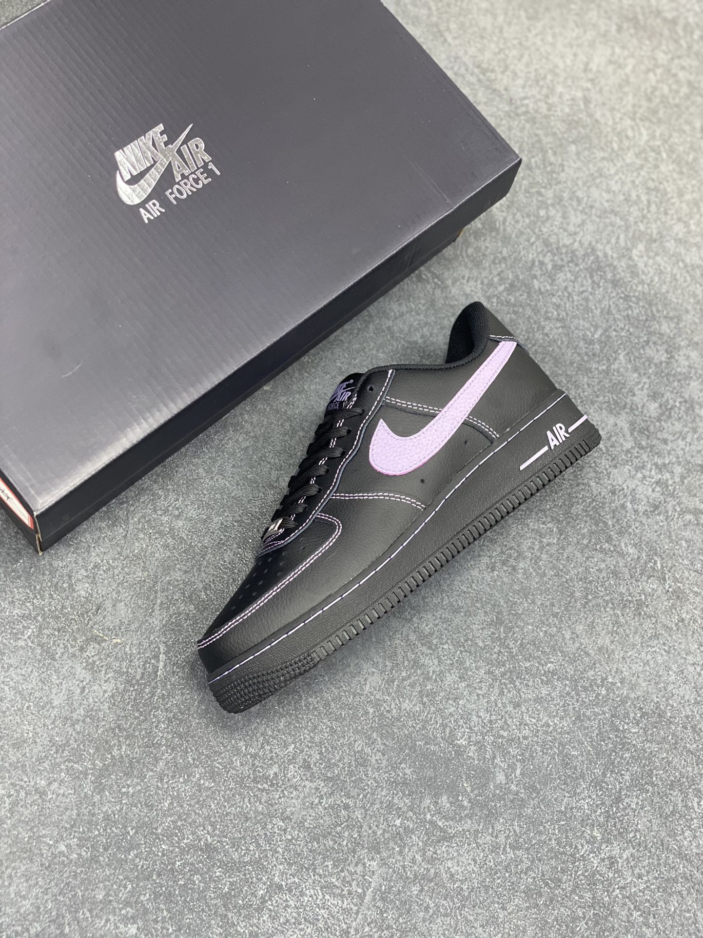 图片[7]-Nike Air Force 1 Low 黑紫 原楦头原纸板 打造纯正空军版型 专注外贸渠道 全掌内置蜂窝气垫 原盒配件 原厂中底钢印、拉帮完美 货号：HQ2037-001 尺码：36 36.5 37.5 38 38.5 39 40 40.5 41 42 42.5 43 44 44.5 45-选品中心