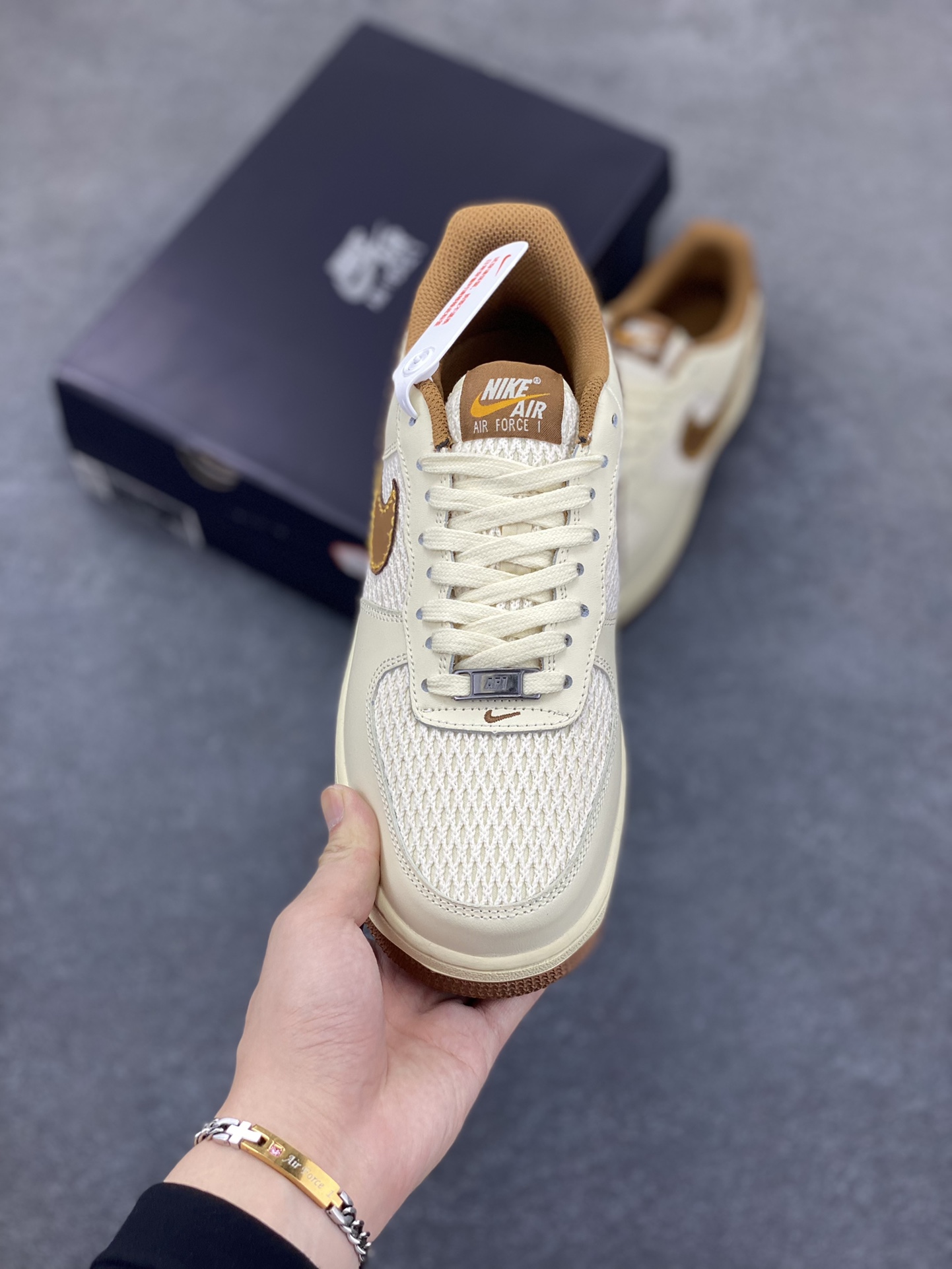 图片[2]-Air Force 1 \’07 Low 网布拼接米棕 原楦头原纸板 打造纯正空军版型 #专注外贸渠道 全掌内置蜂窝气垫 #原盒配件 原厂中底钢印、拉帮完美 货号：IB7719-113 尺码：36 36.5 37.5 38 38.5 39 40 40.5 41 42 42.5 43 44 44.5 45-选品中心