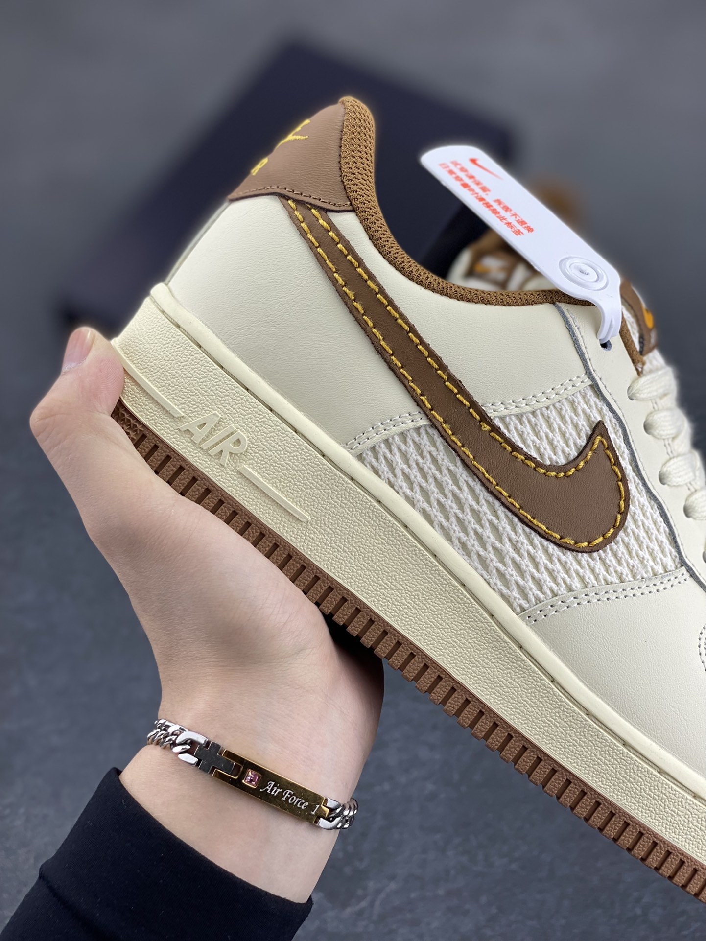 图片[6]-Air Force 1 \’07 Low 网布拼接米棕 原楦头原纸板 打造纯正空军版型 #专注外贸渠道 全掌内置蜂窝气垫 #原盒配件 原厂中底钢印、拉帮完美 货号：IB7719-113 尺码：36 36.5 37.5 38 38.5 39 40 40.5 41 42 42.5 43 44 44.5 45-选品中心