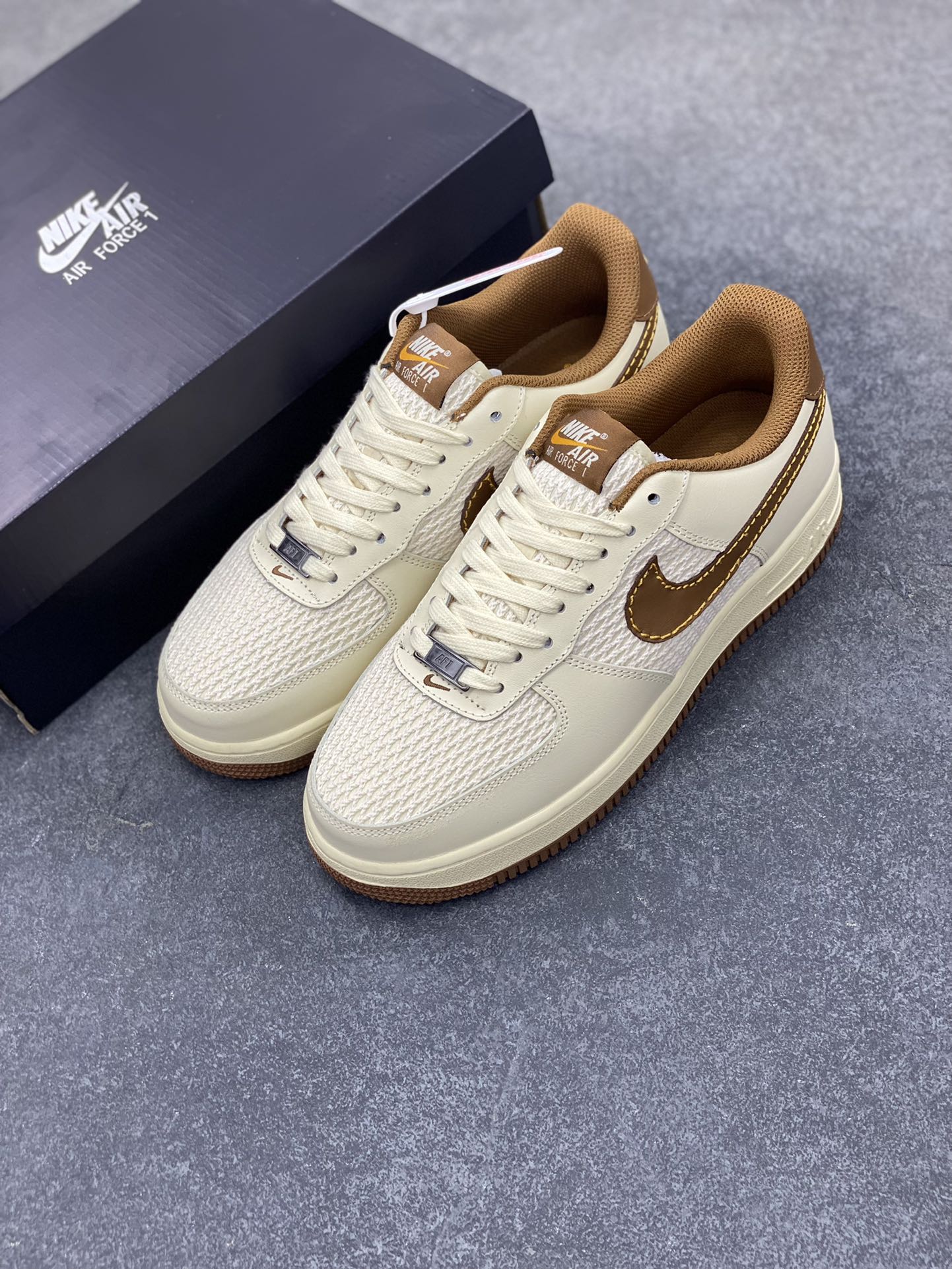 图片[8]-Air Force 1 \’07 Low 网布拼接米棕 原楦头原纸板 打造纯正空军版型 #专注外贸渠道 全掌内置蜂窝气垫 #原盒配件 原厂中底钢印、拉帮完美 货号：IB7719-113 尺码：36 36.5 37.5 38 38.5 39 40 40.5 41 42 42.5 43 44 44.5 45-选品中心