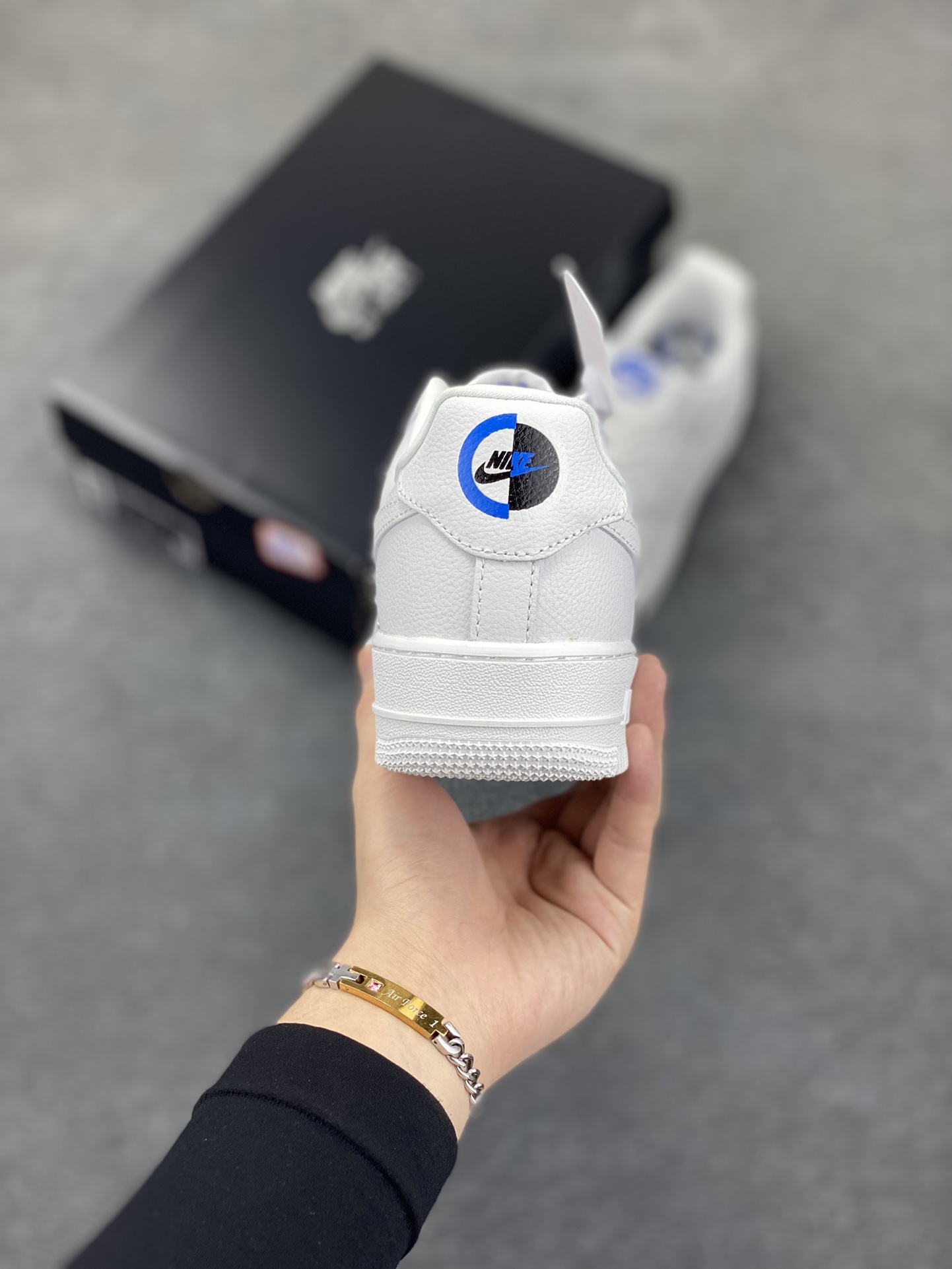 图片[4]-福利特价 Nike Air Force 1 Low 联名小银勾 空军一号低帮运动休闲板鞋 官方同步 原装级别 原楦头原纸板 打造纯正空军版型#专注外贸渠道 全掌内置蜂窝气垫 #原盒配件 原厂中底钢印、拉帮完美 货号：CT1990-100 尺码：36 36.5 37.5 38 38.5 39 40 40.5 41 42 42.5 43 44 44.5 45-选品中心