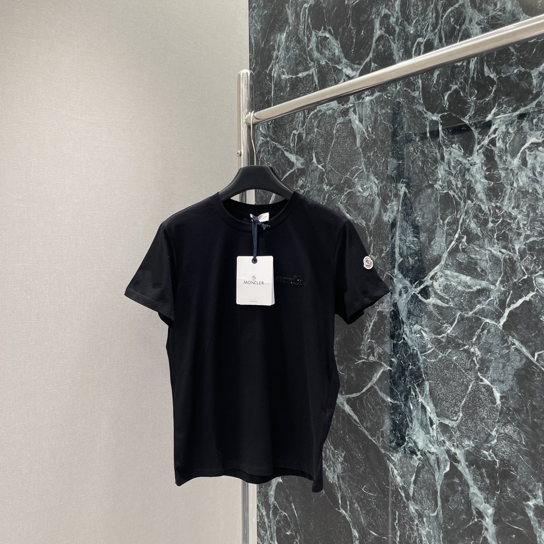 Stylish Tee in Three Colors: High-Quality Women’s Clothing for Versatile Outfits - 图片 2