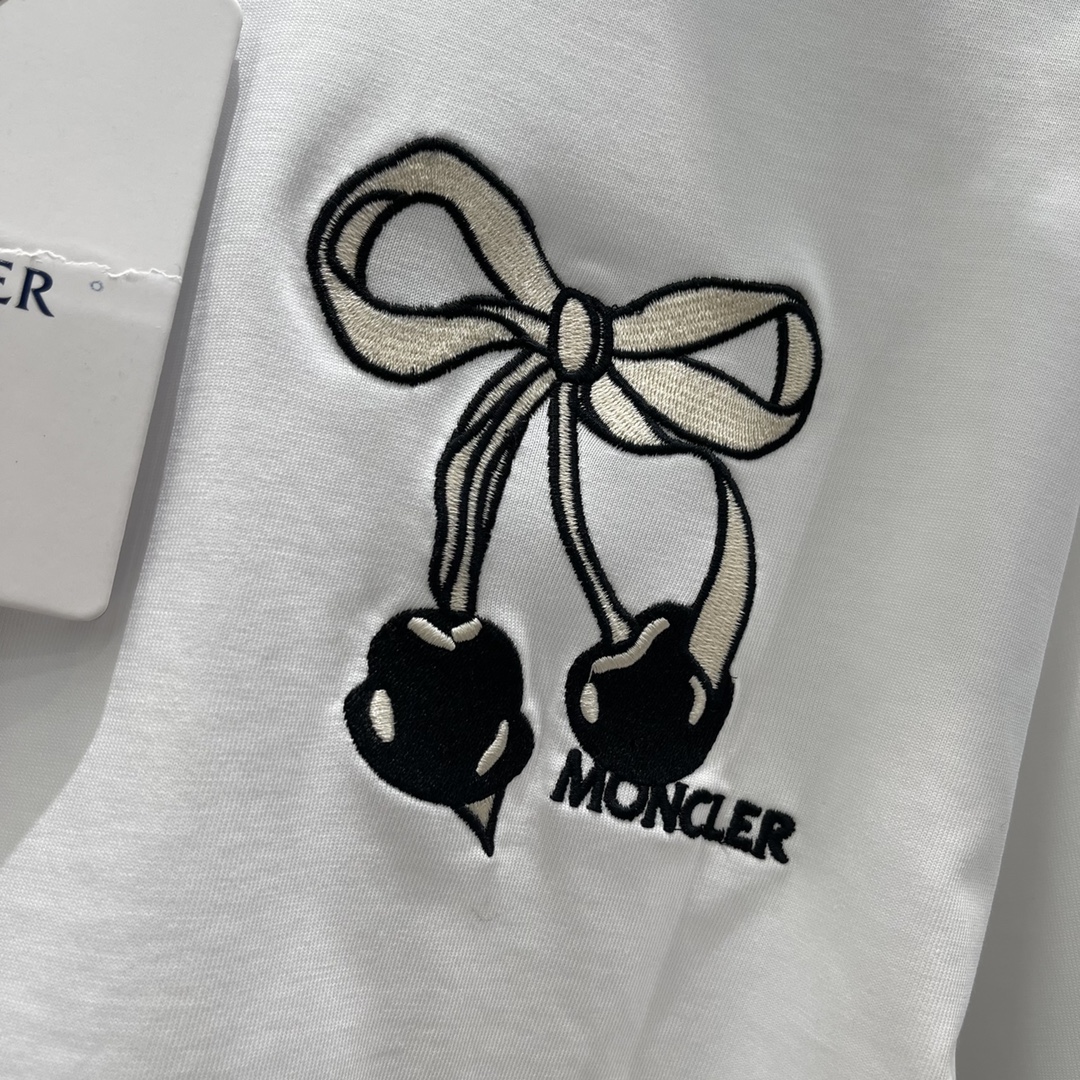 High-End Embroidered Cherry T-Shirt for Women: Autumn Morning Quality Clothing Option - 图片 7