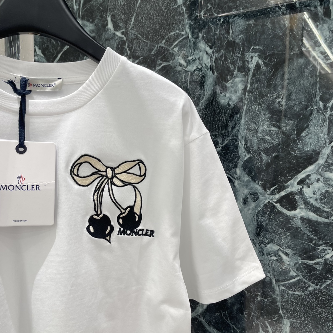 High-End Embroidered Cherry T-Shirt for Women: Autumn Morning Quality Clothing Option - 图片 6