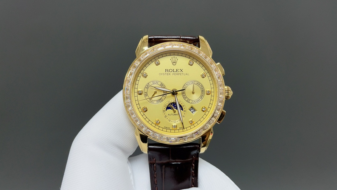 NO:393153,Rolex's latest masterpiece, real shot, time never speaks, but answers all questions Rolex specially launched the new Rolex Cellini series, the complex function series is on the market, the top quality ROLEX Xiaohongshu hit [Love] Multi-function watch is officially launched!  1. Equipped with the original imported moon phase function movement mechanical watch, accurate zero return time repair!  2 The dial uses Roman Swarovski rhinestones as the scale to further show the luxurious temperament of this watch!  The 3 steel strip is made of 316 stainless steel strip, the watch mirror is made of sapphire mirror and perspective bottom cover!  4 diameter men's model 42 mm, thickness 10 mm!  5 watch functions combine week, month, date, moon, sun and other functions, and are representative works of high-end watches. The reputation details of nobleness reveal nobility, very high taste, rolex19860909劳力士最新力作 实拍 时间从不说话 却回答了所有问题 劳力士 特推出新款劳力士切利尼系列 复杂功能系列上市 顶级品质 ROLEX 小红书爆款[爱心] 多功能腕表 正式上市！1搭载原装进口月相功能机芯机械表走时精准零返修！2表盘上采用罗马施华洛水钻作为刻度更显示出这款腕表的华贵气质！3钢带采用316精钢钢带材质,表镜采用蓝宝石镜面,透视底盖！4直径男款42毫米,厚度10毫米！5腕表功能汇集星期/月份/日期/月亮/太阳等功能于一身,为高端腕表的代表之作 尊贵彰显之美誉细节之处透露高贵,品位十分,,rolex,Watch