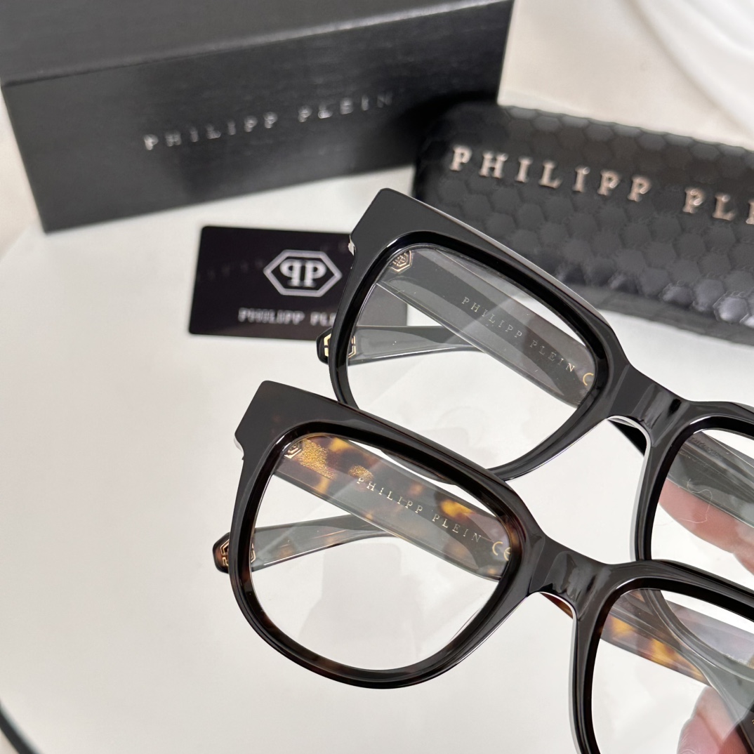  ‼️PHILIPP PLEI* 菲利普.普莱恩～
TOP QUALITY
-镭射印字抹油
-加厚板材
