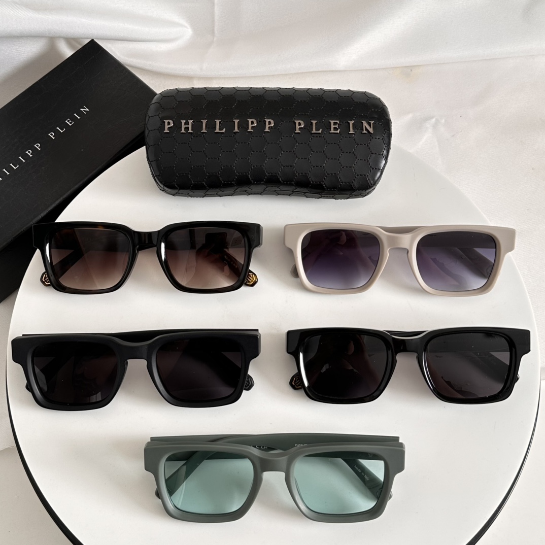  ‼️PHILIPP PLEI* 菲利普.普莱恩～
TOP QUALITY
-镭射印字抹油
-加厚板材
