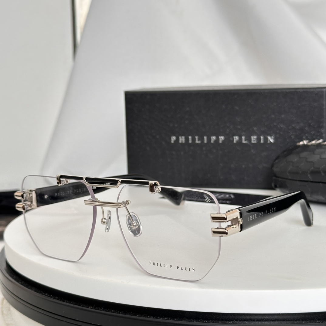  ‼️PHILIPP PLEI* 菲利普.普莱恩～
-原版一比一开模
-镭射印字抹油
-重工金属配件
T