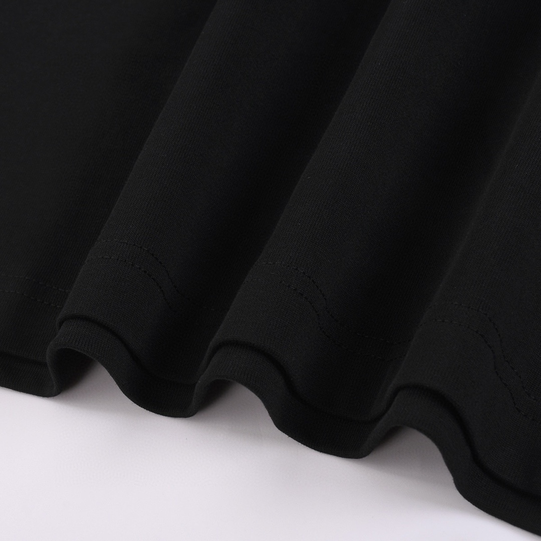 巴宝莉/Burberry 夏季新款 皮标刺绣字母圆领短袖T恤 黑色/白色