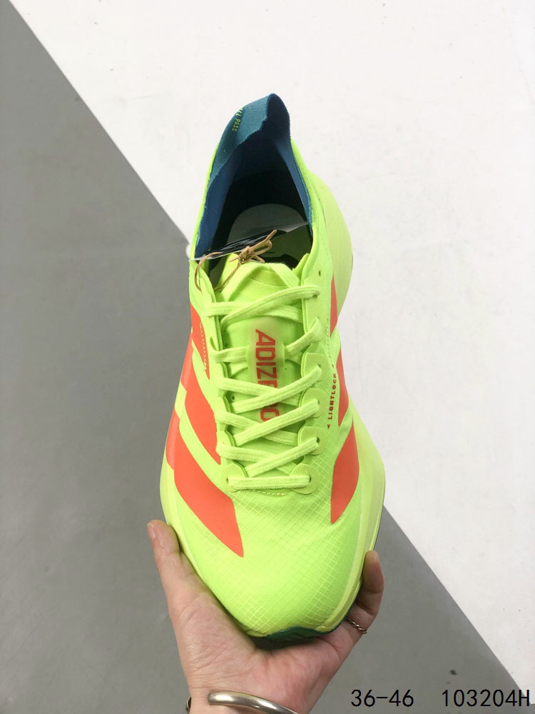 🈴️ 💰270
【】阿迪达斯 AIAS AIZERO 4.0 运动舒适防滑耐磨 低帮跑步鞋 阿迪达斯革新力作!「破纪录轻跑鞋」aiZero Aios Pro EVO 极致轻盈的Lightweight Upper设计,带来近乎裸足的舒适体验。中底采用尖端科技，Lightstrike Pro材料经过精细调校，实现卓越缓震与轻量化的完美结合。#科技与时尚的融合  
尺码：36 36⅔ 37⅓ 38 38⅔ 39⅓ 40 40⅔ 41⅓ 42 42⅔ 43⅓ 44 45 
I：103204H
