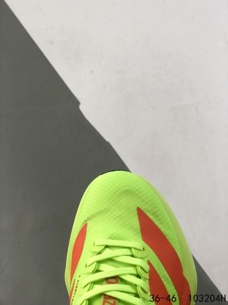 🈴️ 💰270
【】阿迪达斯 AIAS AIZERO 4.0 运动舒适防滑耐磨 低帮跑步鞋 阿迪达斯革新力作!「破纪录轻跑鞋」aiZero Aios Pro EVO 极致轻盈的Lightweight Upper设计,带来近乎裸足的舒适体验。中底采用尖端科技，Lightstrike Pro材料经过精细调校，实现卓越缓震与轻量化的完美结合。#科技与时尚的融合  
尺码：36 36⅔ 37⅓ 38 38⅔ 39⅓ 40 40⅔ 41⅓ 42 42⅔ 43⅓ 44 45 
I：103204H