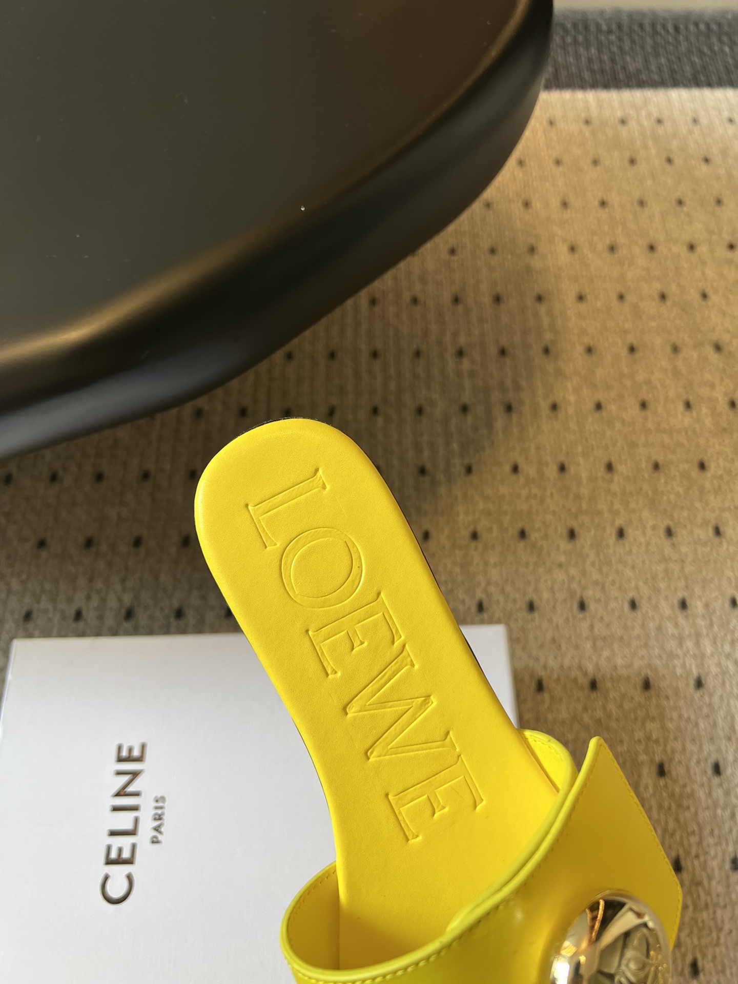 
Loewe 25ss小金球平底凉拖鞋 

舒适拖鞋外穿 的凉拖  仙女的拖鞋罗意威拖鞋 超级超级美的小