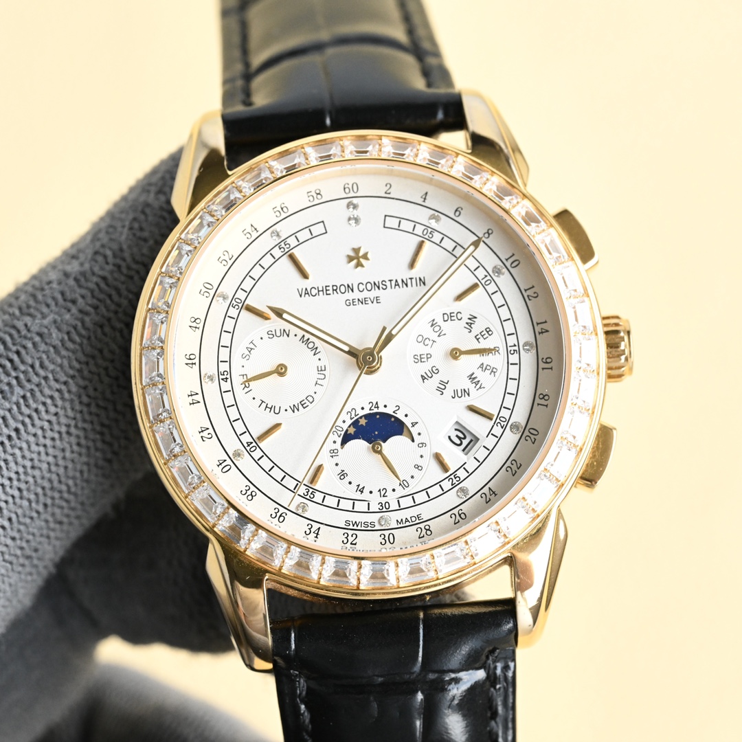 NO:338005,White Gold Diamond 50 TWFactory, a masterpiece from Taiwan factory, a new V2 upgraded version!  The highest version of the market, Jiangshi Chuanxi series 5000T/000P_B Perpetual Calendar multi-function watch, 1 is equipped with a movement consistent with the authentic one, the balance wheel is completely consistent with the authentic one, and all functions can be used normally. 2 Improve the four angle curves of the case, the color curves of the dial are more in line with each other, and the 12 scales are polished more delicately, and the overall closer to the counter!  3 Paired with Italian cowhide to make your wrist fit more comfortable!  The Vacheron Constantin series produced by TW factory integrates the most unique DNA of Vacheron Constantin and is a symbol of Vacheron Constantin's ultimate elegance, fully reflecting the purest tradition of the high-end watchmaking industry!  Suitable for all kinds of business occasions, simple, refined and elegant!  TW's fine reproduction, please enjoy it!  ,vacheron,cowhide19860909白 金 钻50 TWFactory,台湾厂力作,全新V2升级版！市场最高版本江诗传袭系列5000T/000P_B万年历多功能腕表,1搭载与正品一致机芯,摆轮与正品完全一致,所有功能均可正常使用.2对表壳的四个角弧度进行改善,表盘颜色弧度更契合,12个刻度打磨更细腻,整体更贴近专柜！3搭配意大利牛皮让手腕更贴合舒适！TW工厂出品的江诗.丹顿传袭系列融汇了江诗.丹顿最独特的DNA,是江诗丹顿极致优雅的象征,充分体现了高级制表业最纯粹的传统！适合各种商务场合,简敛精致不失优雅！TW精品复刻,敬请品鉴！,,vacheron,cowhide,Watch