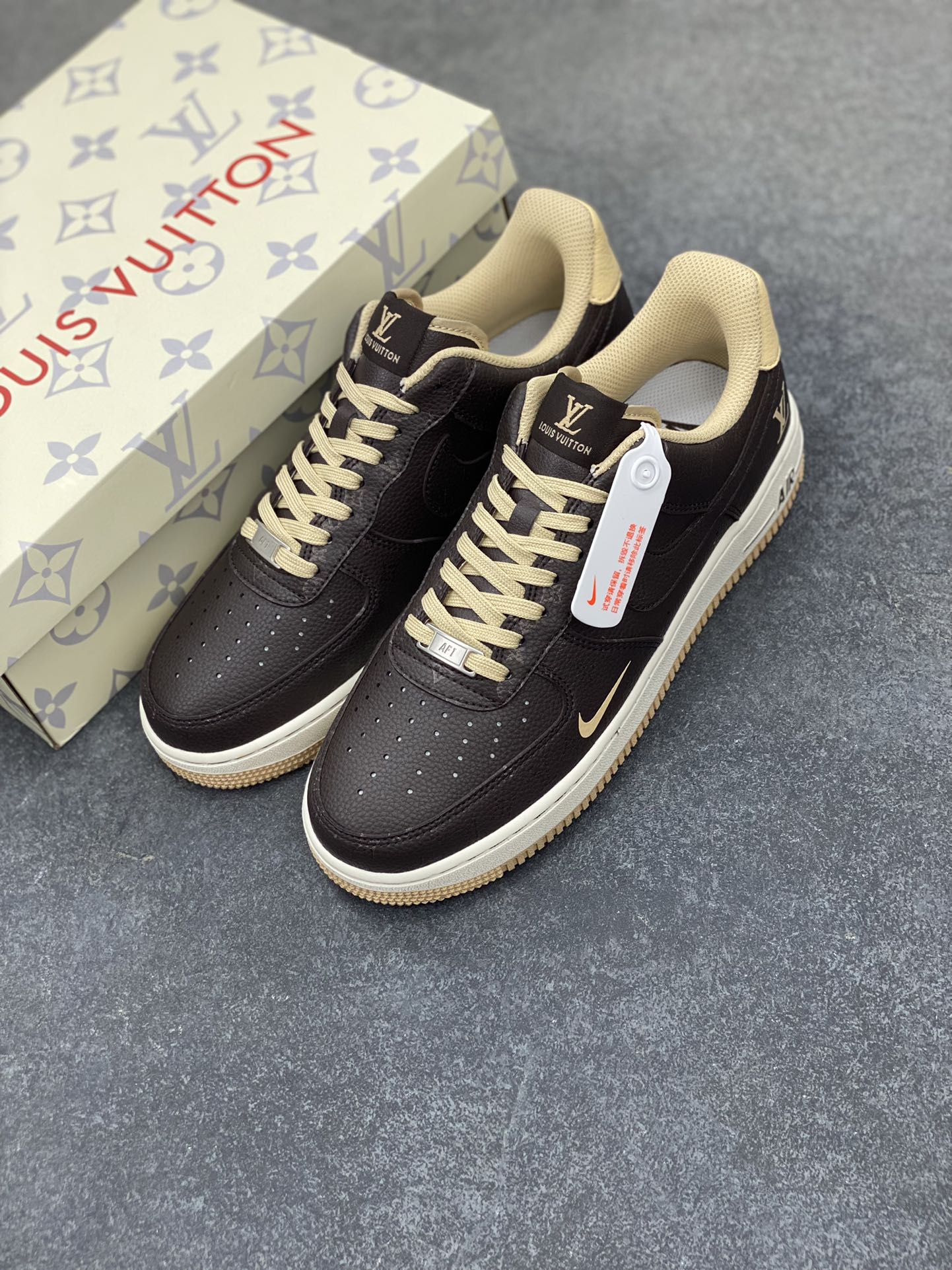 图片[8]-NIke Air Force 1 \’07 Low LV联名-咖啡粽 空军一号低帮 运动鞋 休闲鞋 折边针车 工艺难度大 原楦头原纸板 原装鞋盒 定制五金配件 内置全掌气垫 原厂鞋底 货号：LW9279-007 尺码：36 36.5 37.5 38 38.5 39 40 40.5 41 42 42.5 43 44 44.5 45-选品中心