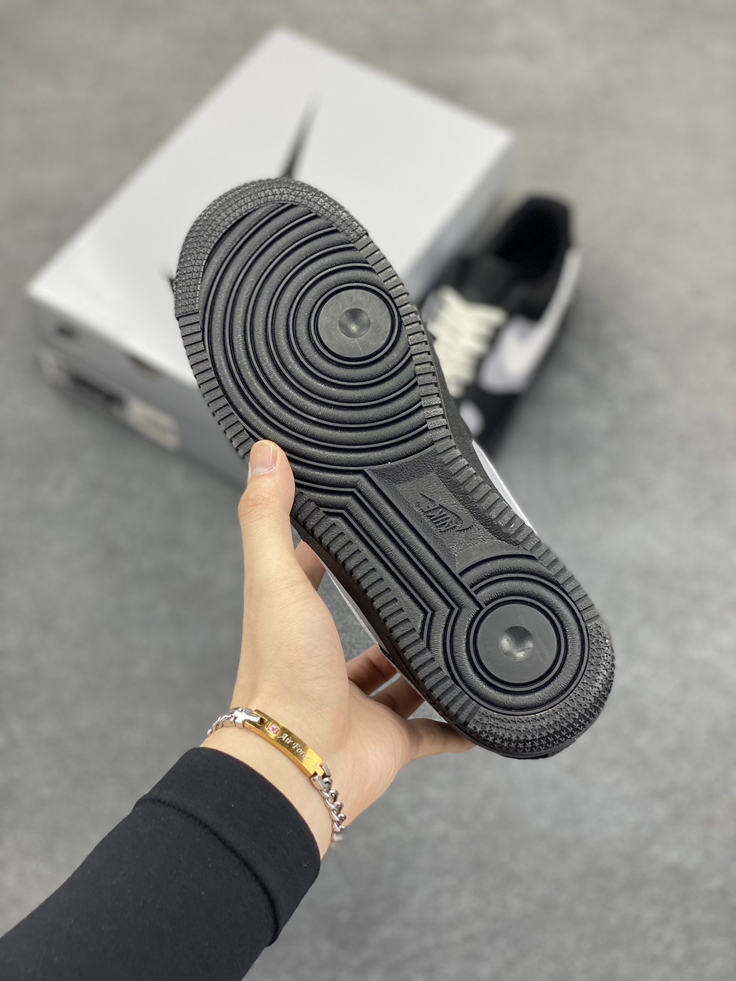 图片[5]-Nike Air Force 1 Low’07 黑银克特 空军一号低帮休闲板鞋 定制皮料 原厂3D打印 定制鞋盒 原楦原纸板 纯正空军版型 内置全掌气垫 货号：ZH0316-085 尺码：36 36.5 37.5 38 38.5 39 40 40.5 41 42 42.5 43 44 44.5 45-选品中心