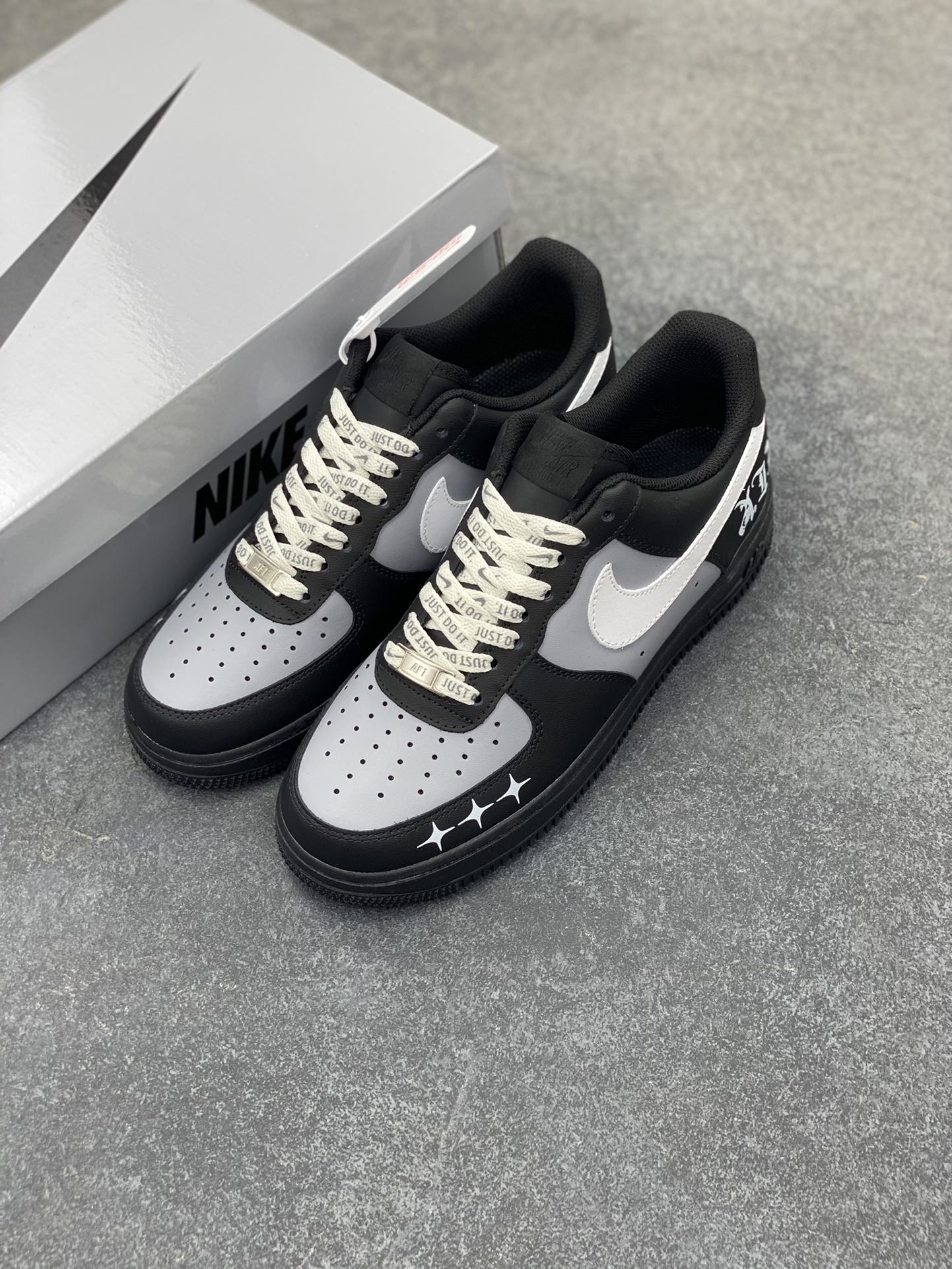 图片[8]-Nike Air Force 1 Low’07 黑银克特 空军一号低帮休闲板鞋 定制皮料 原厂3D打印 定制鞋盒 原楦原纸板 纯正空军版型 内置全掌气垫 货号：ZH0316-085 尺码：36 36.5 37.5 38 38.5 39 40 40.5 41 42 42.5 43 44 44.5 45-选品中心