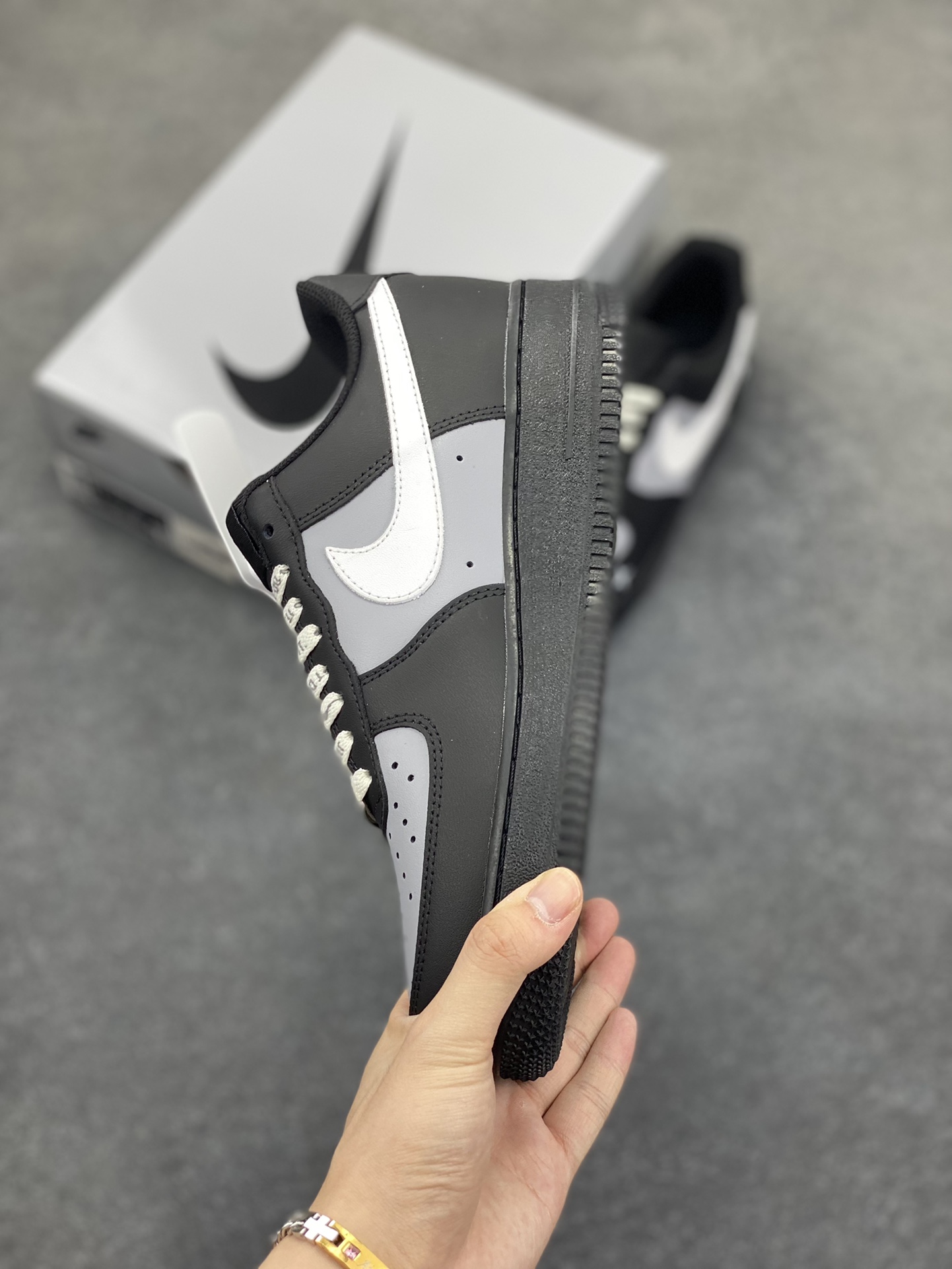 图片[3]-Nike Air Force 1 Low’07 黑银克特 空军一号低帮休闲板鞋 定制皮料 原厂3D打印 定制鞋盒 原楦原纸板 纯正空军版型 内置全掌气垫 货号：ZH0316-085 尺码：36 36.5 37.5 38 38.5 39 40 40.5 41 42 42.5 43 44 44.5 45-选品中心