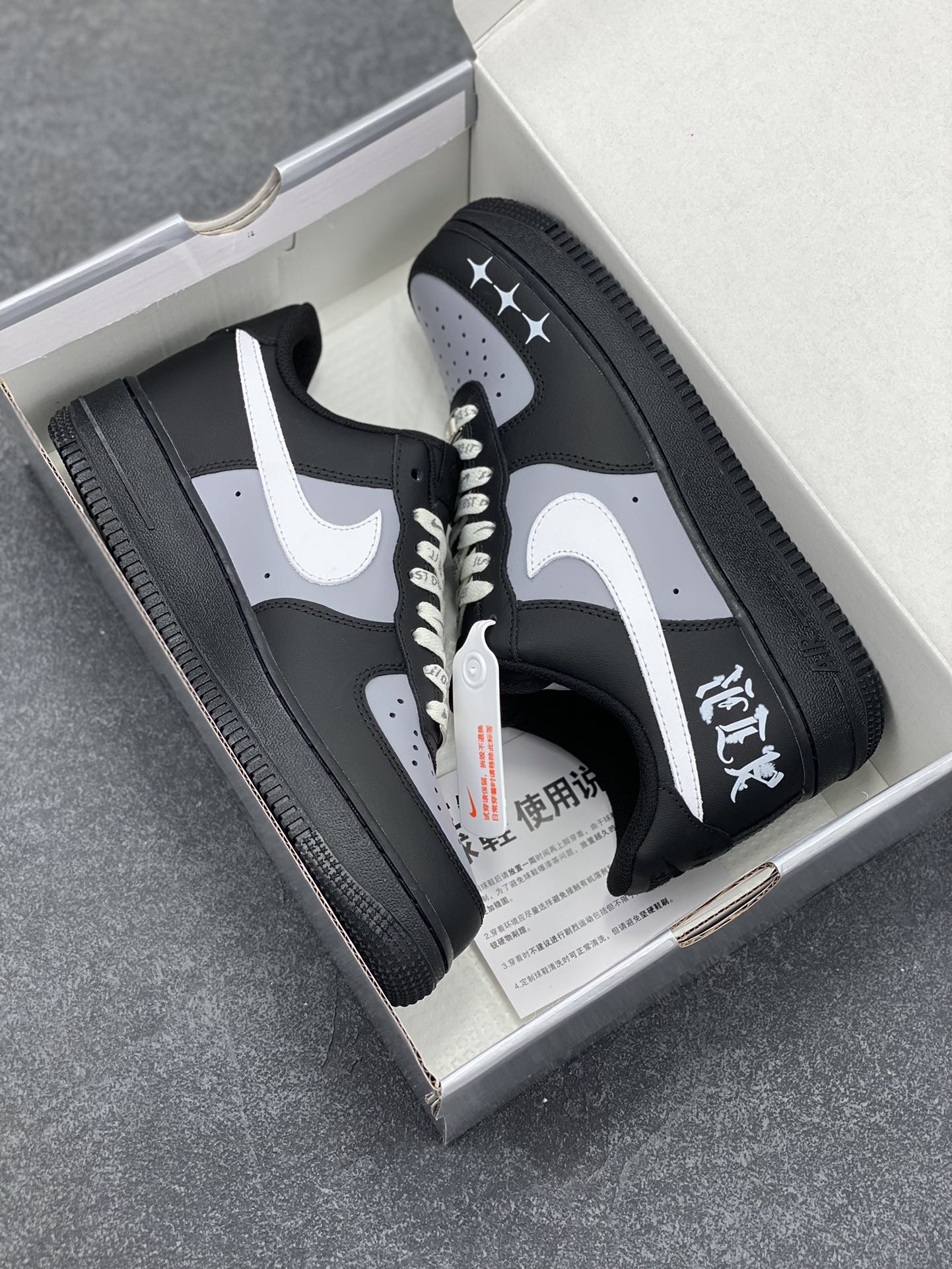 图片[9]-Nike Air Force 1 Low’07 黑银克特 空军一号低帮休闲板鞋 定制皮料 原厂3D打印 定制鞋盒 原楦原纸板 纯正空军版型 内置全掌气垫 货号：ZH0316-085 尺码：36 36.5 37.5 38 38.5 39 40 40.5 41 42 42.5 43 44 44.5 45-选品中心