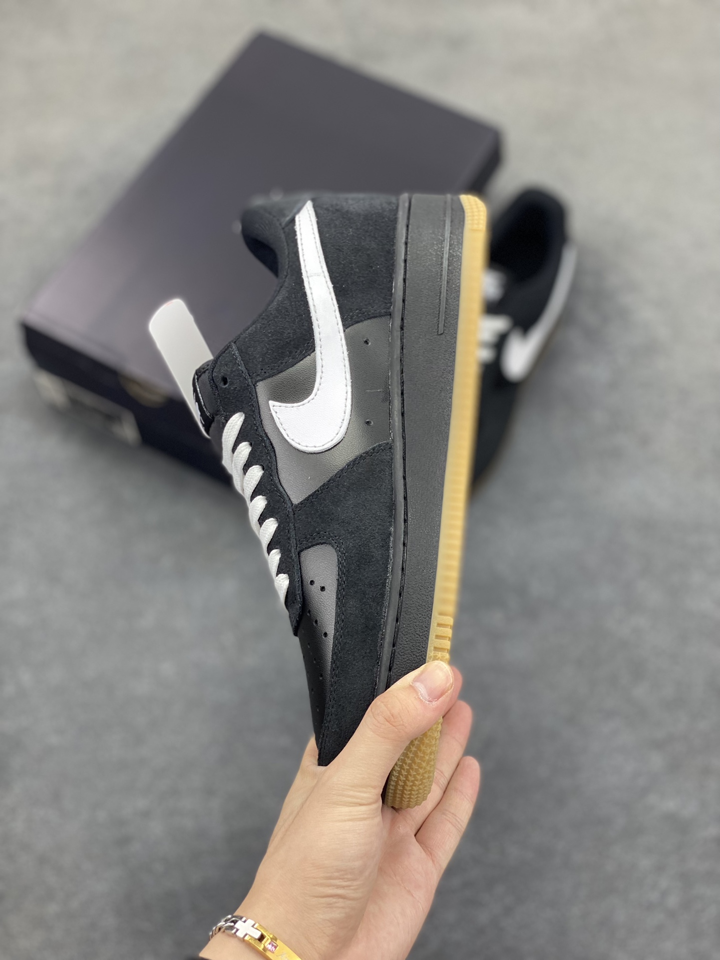 图片[3]-Nike Air Force 1 Low 黑白生胶底 空军一号低帮运动休闲板鞋 原楦头原纸板 打造纯正空军版型#专注外贸渠道 全掌内置蜂窝气垫 #原盒配件 原厂中底钢印、拉帮完美 货号：IB6388-001 尺码：36 36.5 37.5 38 38.5 39 40 40.5 41 42 42.5 43 44 44.5 45-选品中心