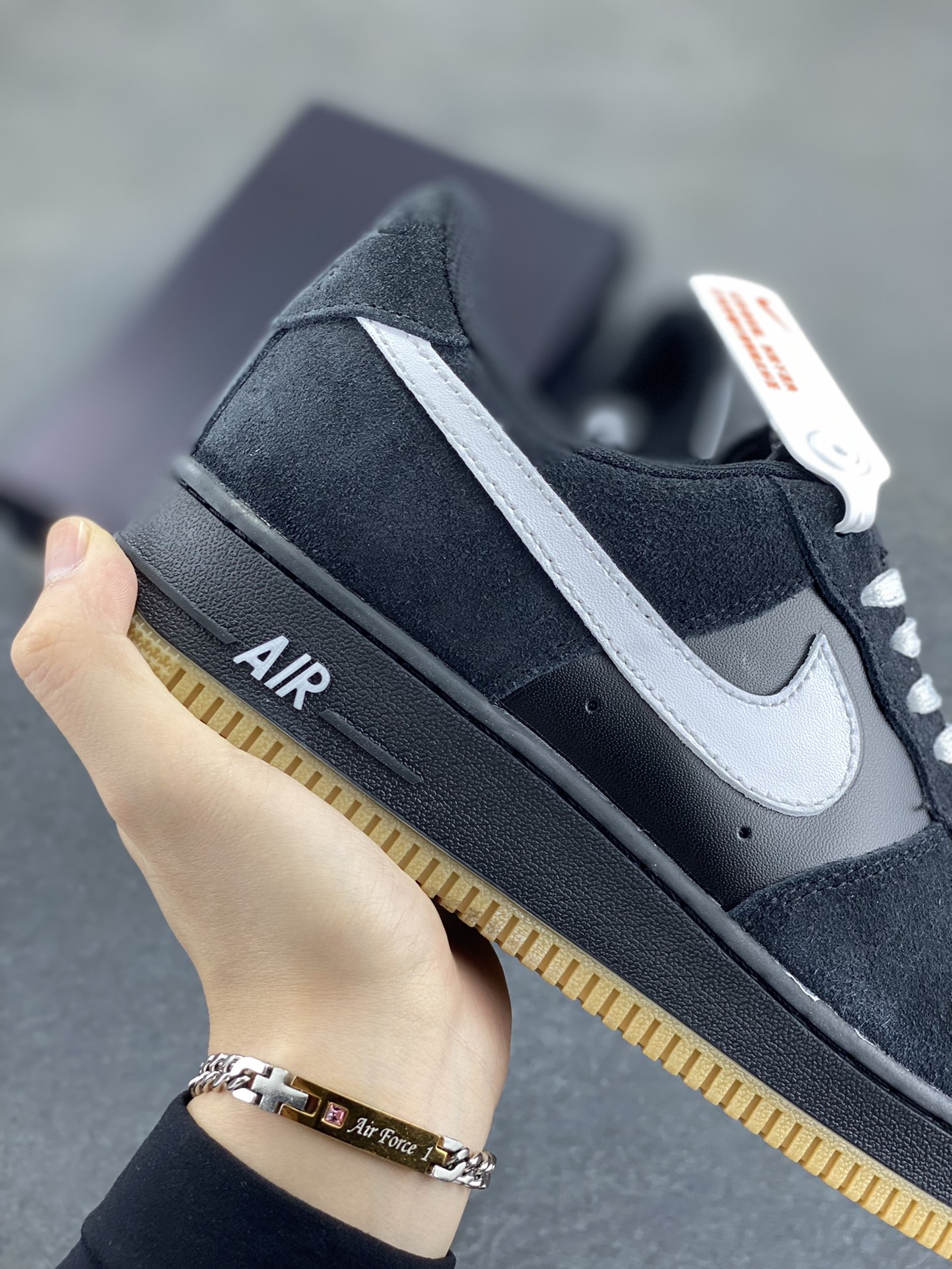 图片[6]-Nike Air Force 1 Low 黑白生胶底 空军一号低帮运动休闲板鞋 原楦头原纸板 打造纯正空军版型#专注外贸渠道 全掌内置蜂窝气垫 #原盒配件 原厂中底钢印、拉帮完美 货号：IB6388-001 尺码：36 36.5 37.5 38 38.5 39 40 40.5 41 42 42.5 43 44 44.5 45-选品中心