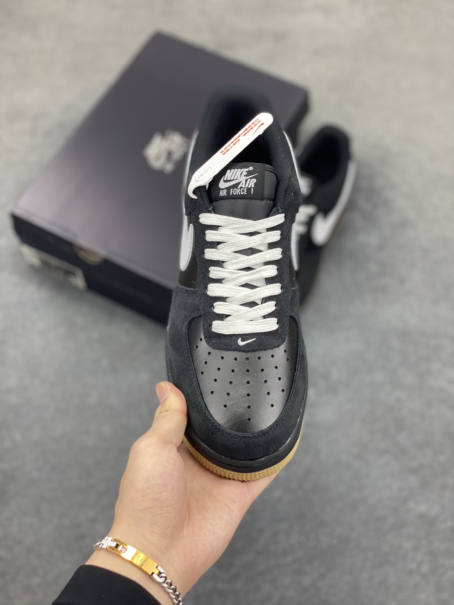 图片[2]-Nike Air Force 1 Low 黑白生胶底 空军一号低帮运动休闲板鞋 原楦头原纸板 打造纯正空军版型#专注外贸渠道 全掌内置蜂窝气垫 #原盒配件 原厂中底钢印、拉帮完美 货号：IB6388-001 尺码：36 36.5 37.5 38 38.5 39 40 40.5 41 42 42.5 43 44 44.5 45-选品中心