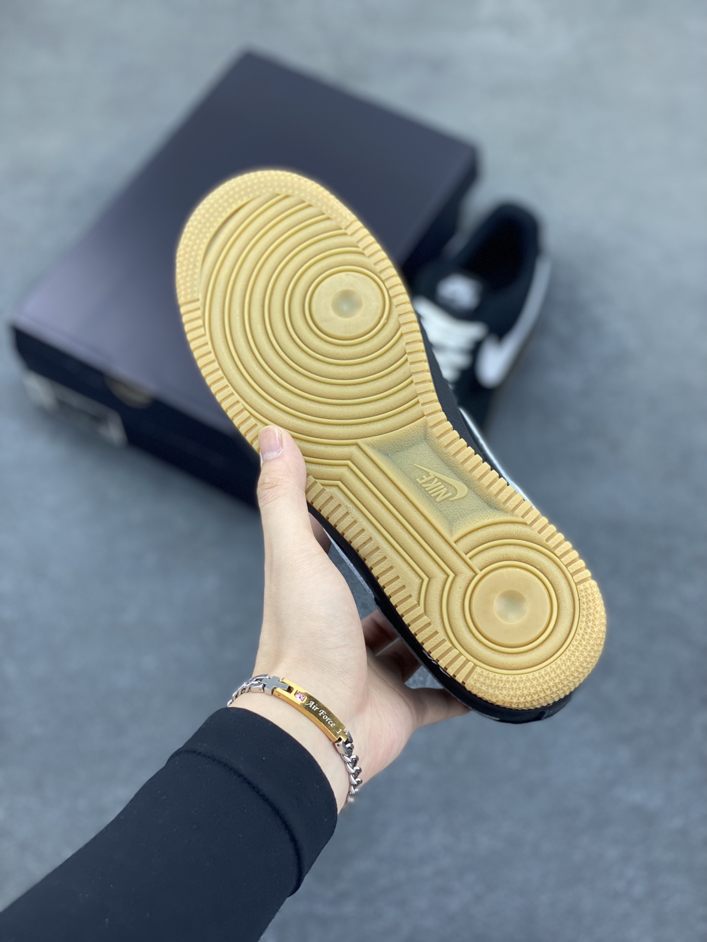 图片[5]-Nike Air Force 1 Low 黑白生胶底 空军一号低帮运动休闲板鞋 原楦头原纸板 打造纯正空军版型#专注外贸渠道 全掌内置蜂窝气垫 #原盒配件 原厂中底钢印、拉帮完美 货号：IB6388-001 尺码：36 36.5 37.5 38 38.5 39 40 40.5 41 42 42.5 43 44 44.5 45-选品中心