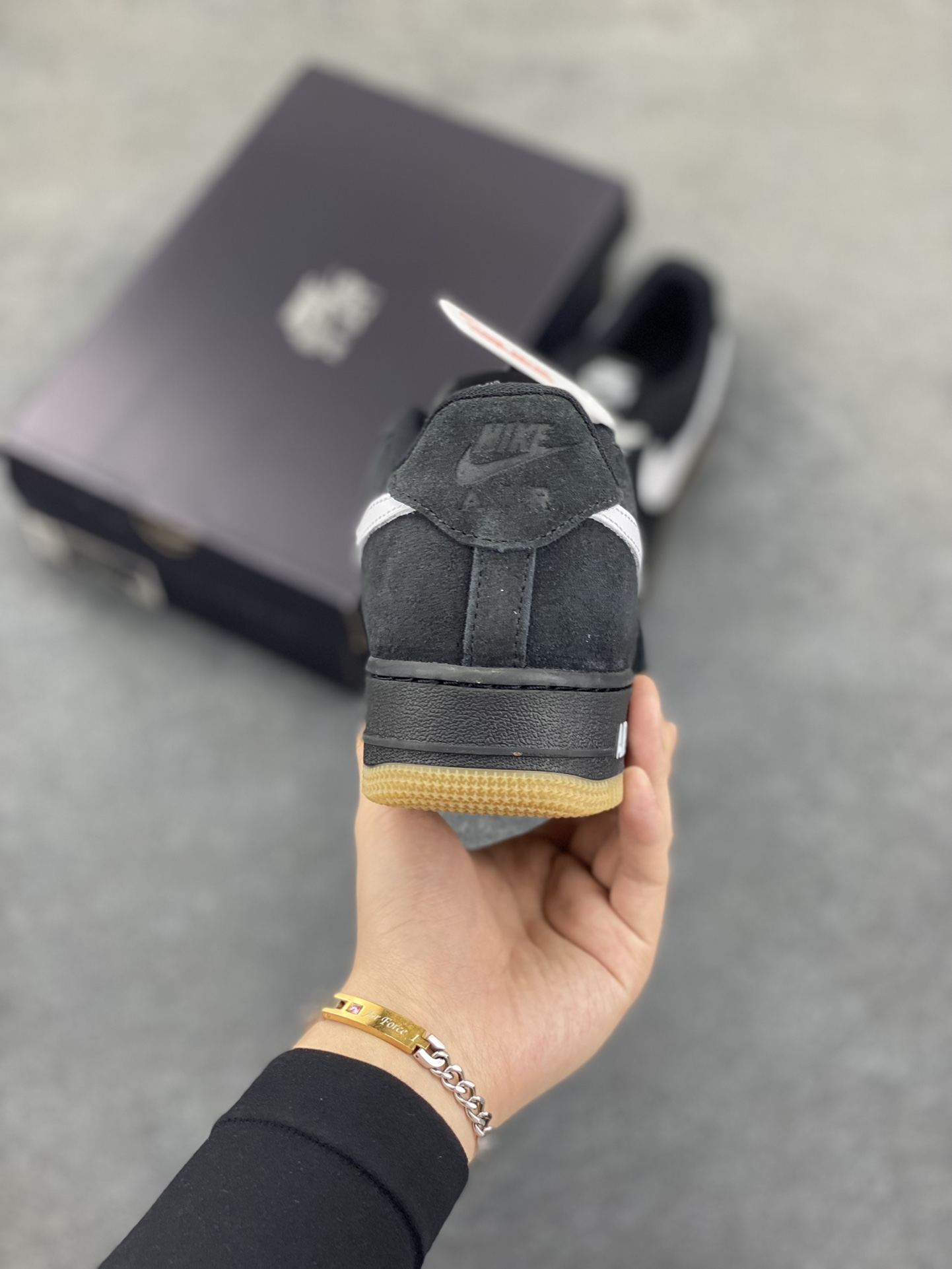 图片[4]-Nike Air Force 1 Low 黑白生胶底 空军一号低帮运动休闲板鞋 原楦头原纸板 打造纯正空军版型#专注外贸渠道 全掌内置蜂窝气垫 #原盒配件 原厂中底钢印、拉帮完美 货号：IB6388-001 尺码：36 36.5 37.5 38 38.5 39 40 40.5 41 42 42.5 43 44 44.5 45-选品中心