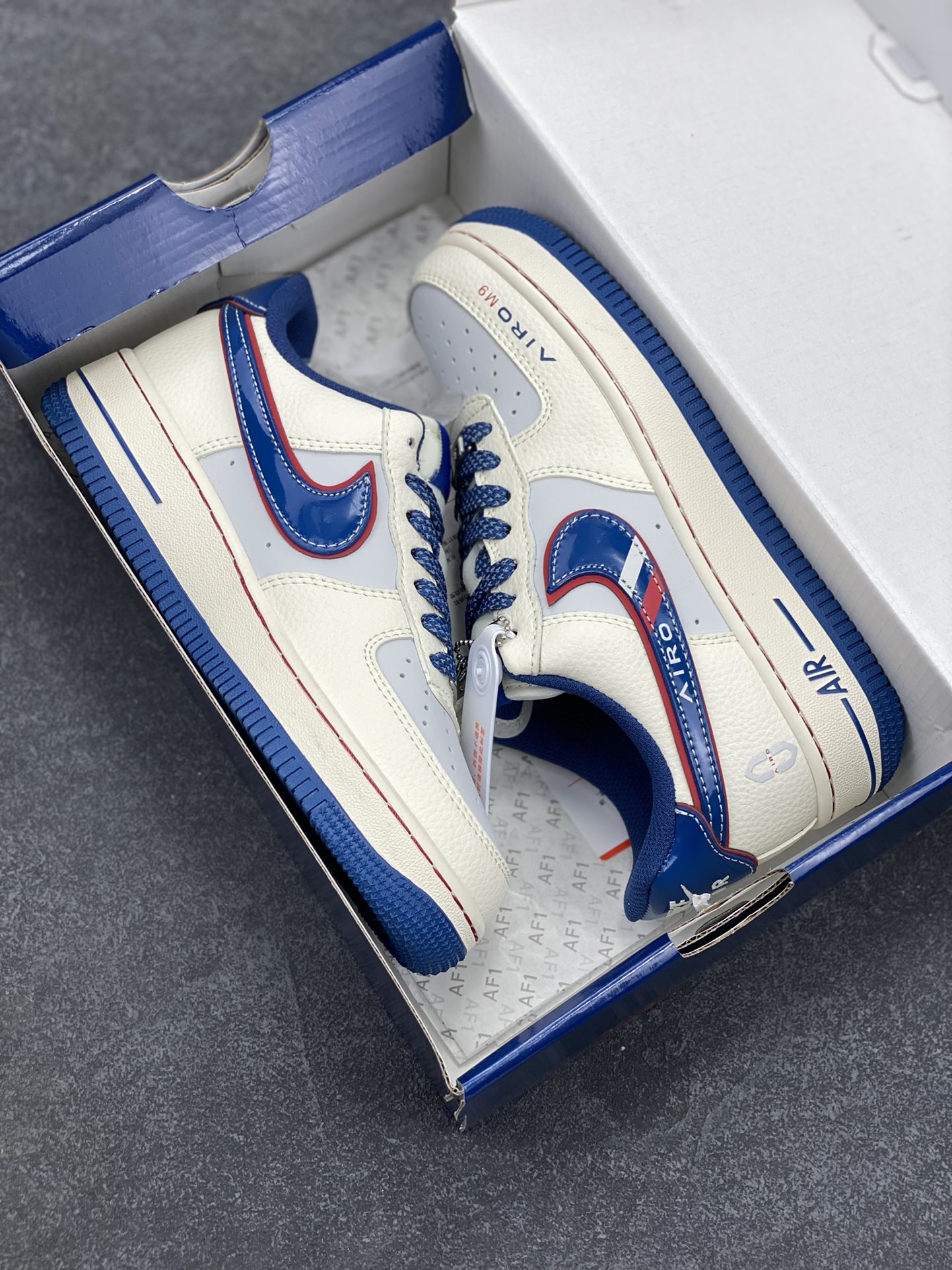 图片[9]-NIke Air Force 1 \’07 Low “问界联名——蓝M9”空军一号 低帮 运动鞋 休闲鞋 折边针车 工艺难度大 原楦头原纸板 原装鞋盒 定制五金配件 内置全掌气垫 原厂鞋底 货号：XS1958-611 尺码：36 36.5 37.5 38 38.5 39 40 40.5 41 42 42.5 43 44 44.5 45-选品中心