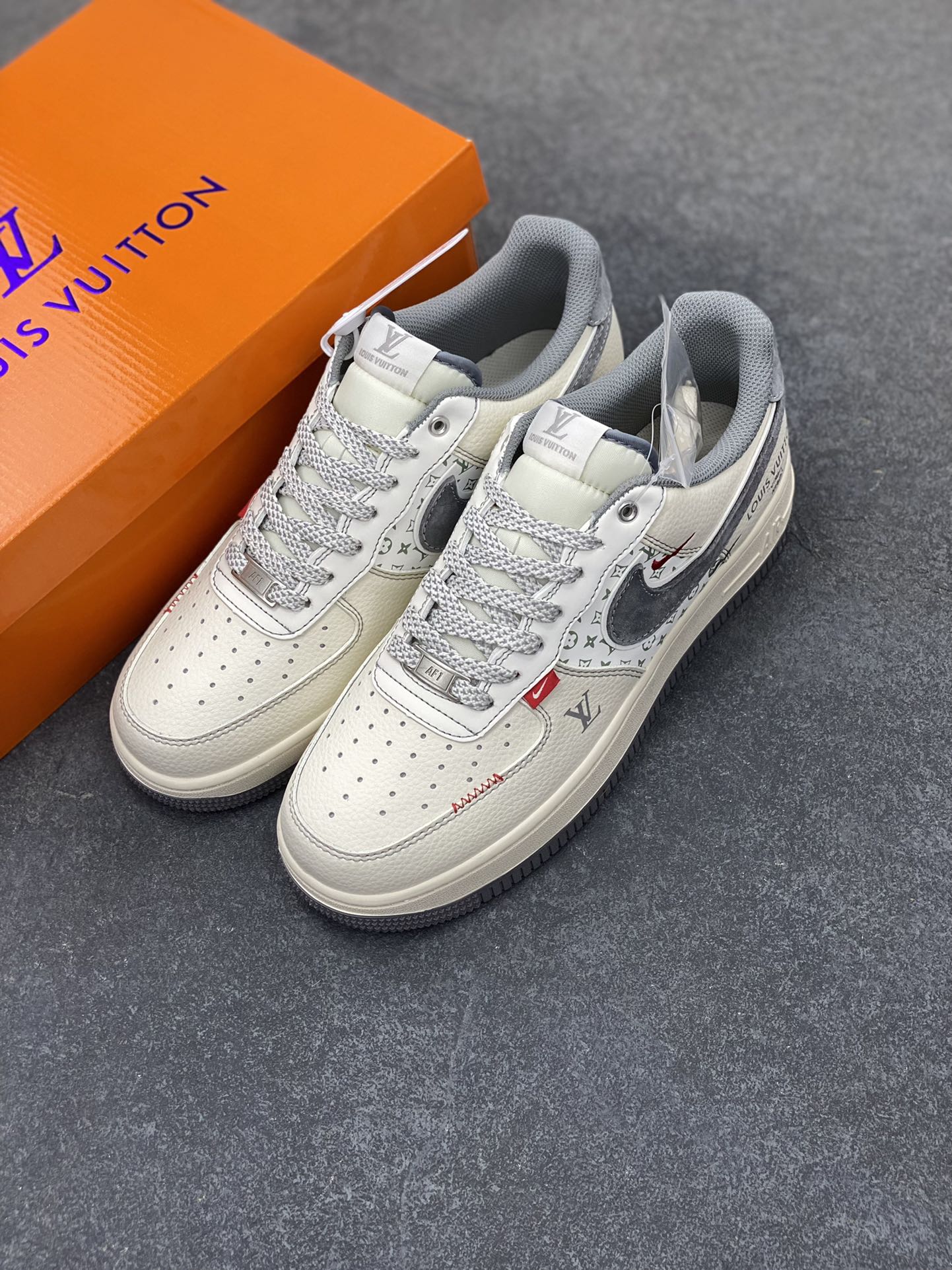 图片[8]-NIke Air Force 1 \’07 Low “LV联名——米灰小双勾”空军一号 低帮 运动鞋 休闲鞋 折边针车 工艺难度大 原楦头原纸板 原装鞋盒 定制五金配件 内置全掌气垫 原厂鞋底 货号：YX5066-350 尺码：36 36.5 37.5 38 38.5 39 40 40.5 41 42 42.5 43 44 44.5 45-选品中心