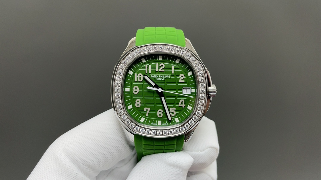 NO:393177,GR Patek Philippe Grenade Aquanaut Luce, Italian 'light', has a modern casual and fashionable style reinterpreted, and uses a round octagonal aesthetic case engraved with polished and sandy CNC, with an elegant temperament. The 48 diamonds that light up its borders are matched with an integrated composite strap under the decoration of stainless steel and satin to achieve its unique charm!  Paired with the original Swiss quartz movement and embossed pattern literals, Aquanaut's classic extension, combining modern casual fashion and elegance, the matte pearl coating complements the same-colored strap. 5267-200A steel, timeless Matt white / 001 classic elegant black / 011 bold khaki green, paired with a new size of 38.8mm, more perfect fit for the hand shape, exclusive custom original latest folding buckle with four independent locks fixed. Determine the details and quality, patek philippe19860909GR百达翡丽手雷Aquanaut Luce,意大利语“光”,经过重新演绎的现代休闲时尚风格的造型,采用抛光和拉砂CNC雕刻的圆形八角形美感表壳,拥有优雅的气质.点亮它边框的48颗钻石,在精钢与缎面的装饰下搭配一体成型集合复合表带,达其独特魅力！搭配以瑞士原装石英机芯与浮雕图案字面更是Aquanaut的经典延伸,融合了现代休闲时尚与优雅,哑光珍珠涂层与同色系表带相得益彰.5267-200A 钢配 永恒的马特白/ 001经典的优雅黑/ 011大胆的卡其绿,搭配38.8mm的全新尺寸更完美贴合手型,独家定制原最新折叠式表扣配以四枚独立锁扣固定.认准细节品质,,patek philippe,Watch